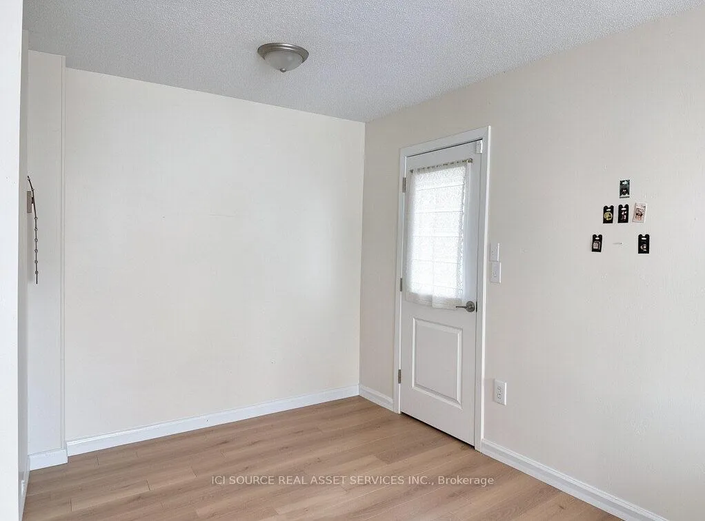 Photo 4 of 12C Sonnet Crescent, Ottawa, Westcliffe Estates — HOMEH
