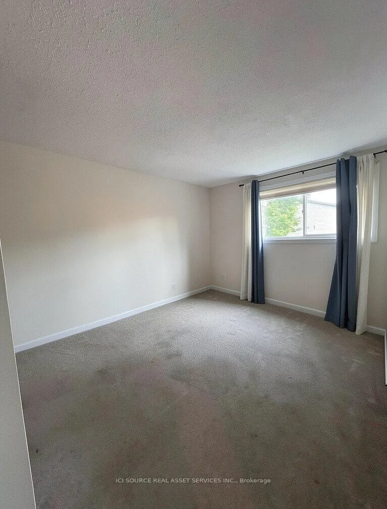 Photo 8 of 12C Sonnet Crescent, Ottawa, Westcliffe Estates — HOMEH