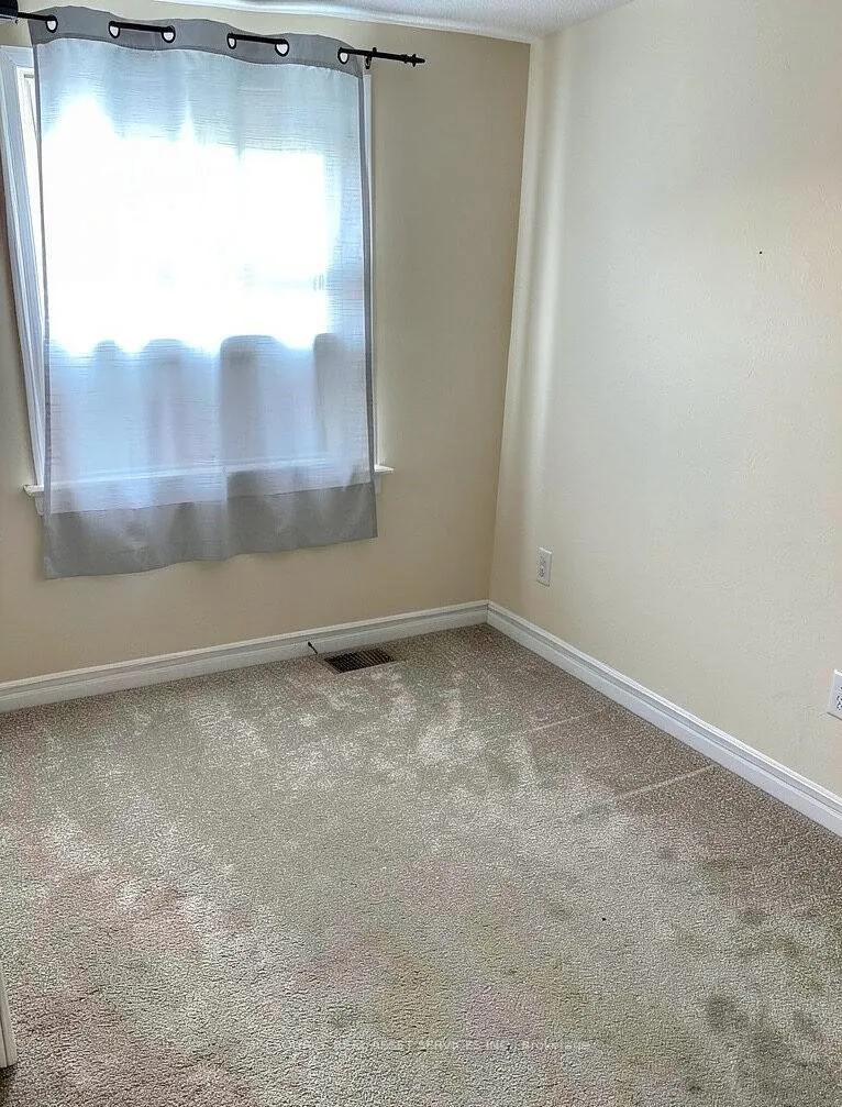 Photo 13 of 12C Sonnet Crescent, Ottawa, Westcliffe Estates — HOMEH