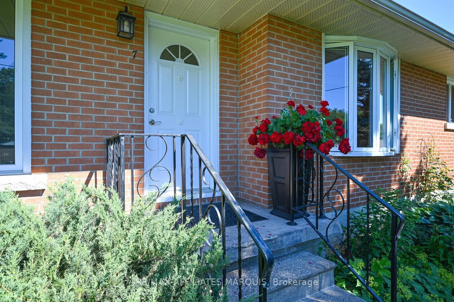 Photo 2 of 7 Ontario Street, Smiths Falls, Smiths Falls — HOMEH