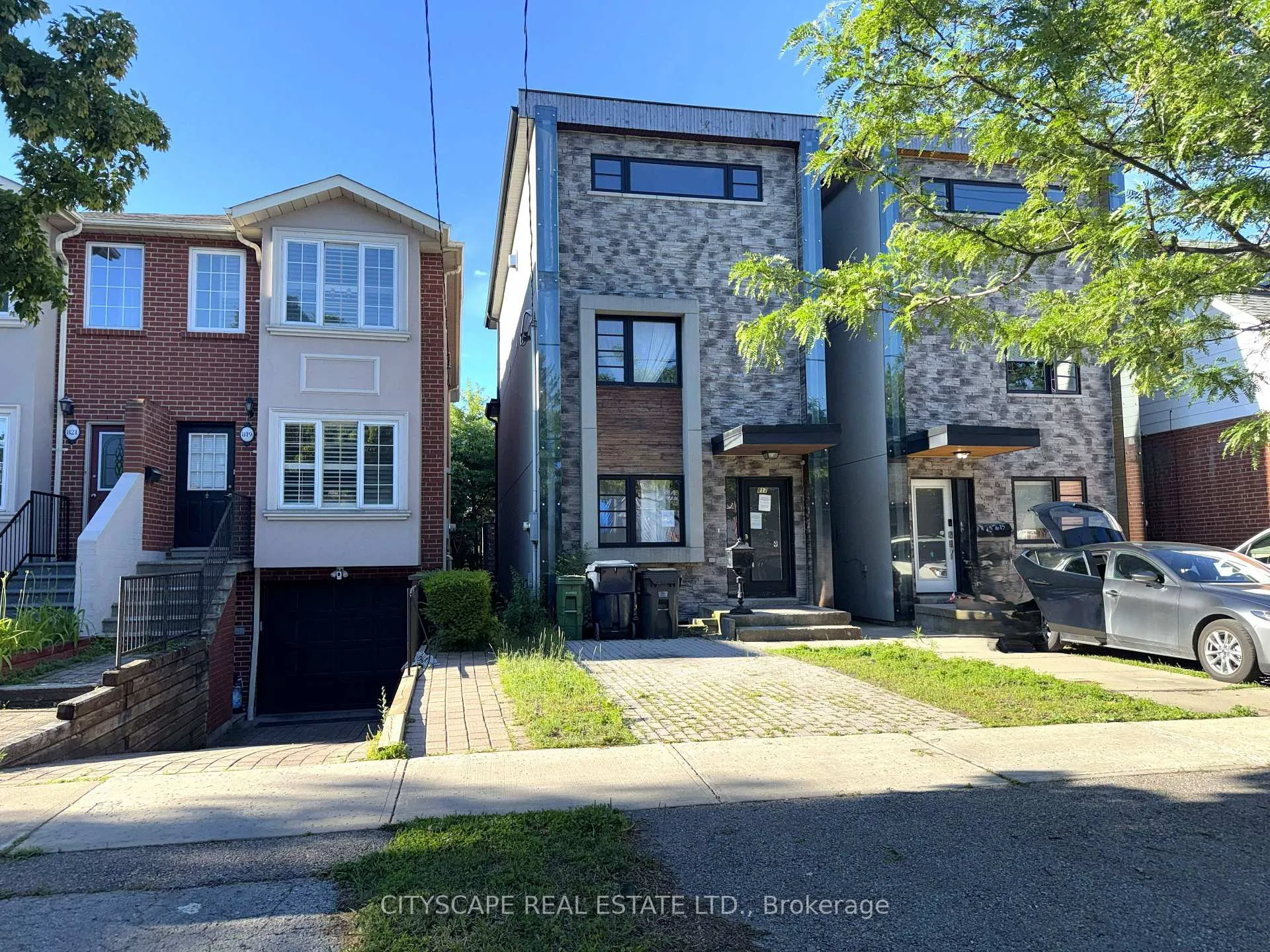 Photo 2 of 817 Cosburn Avenue, Toronto, Danforth Village-East York — HOMEH