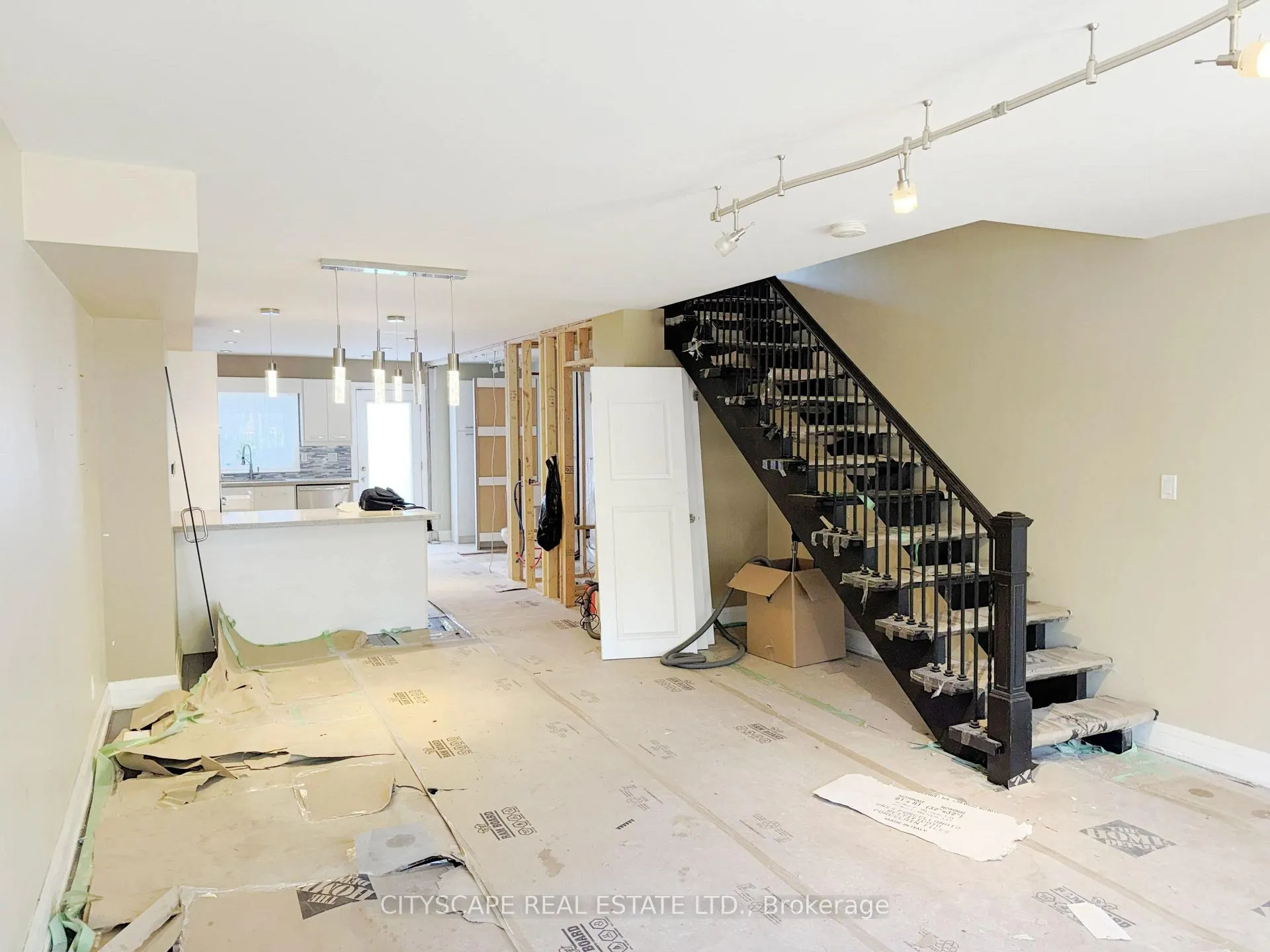 Photo 36 of 817 Cosburn Avenue, Toronto, Danforth Village-East York — HOMEH