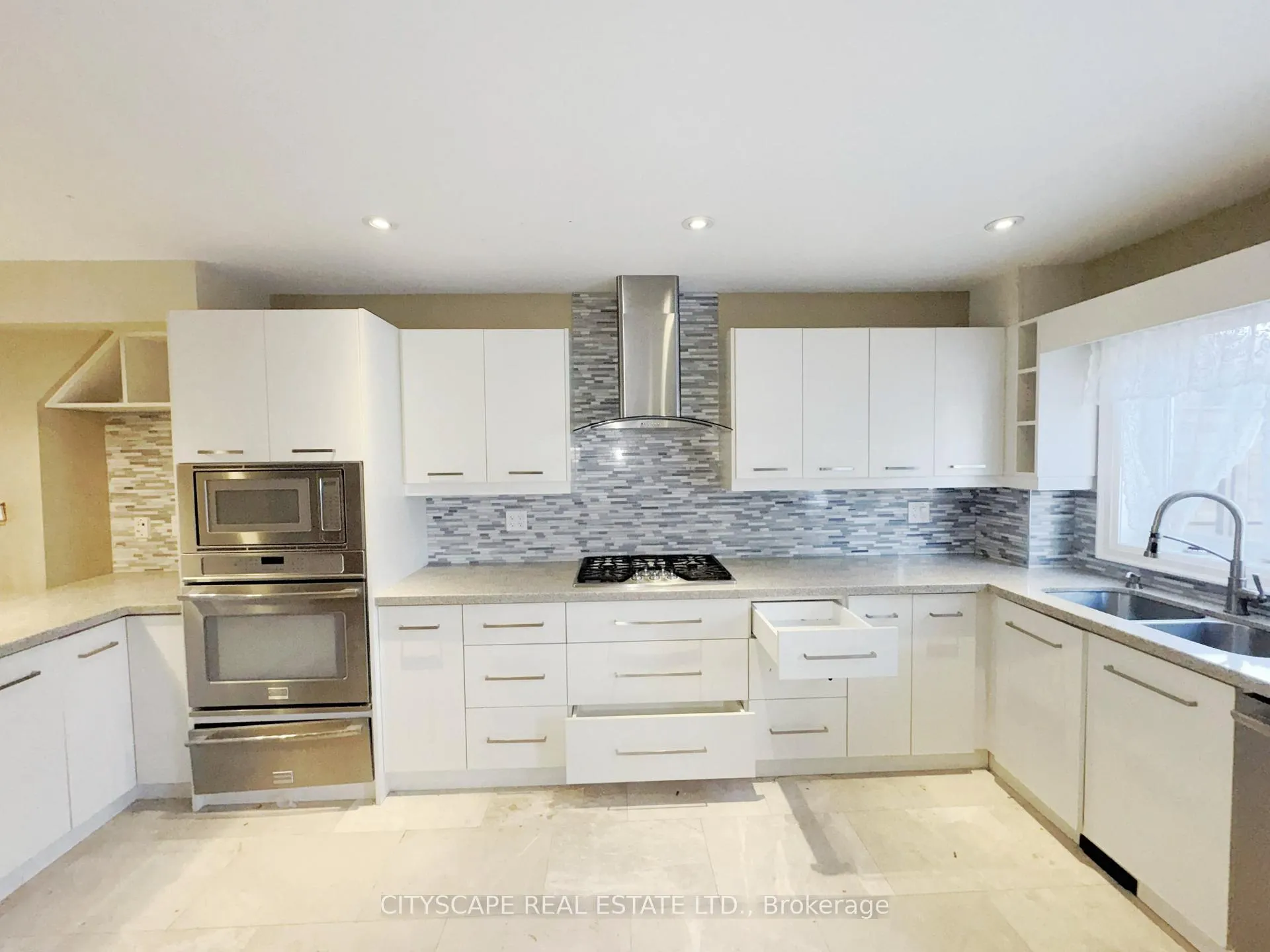 Photo 6 of 817 Cosburn Avenue, Toronto, Danforth Village-East York — HOMEH