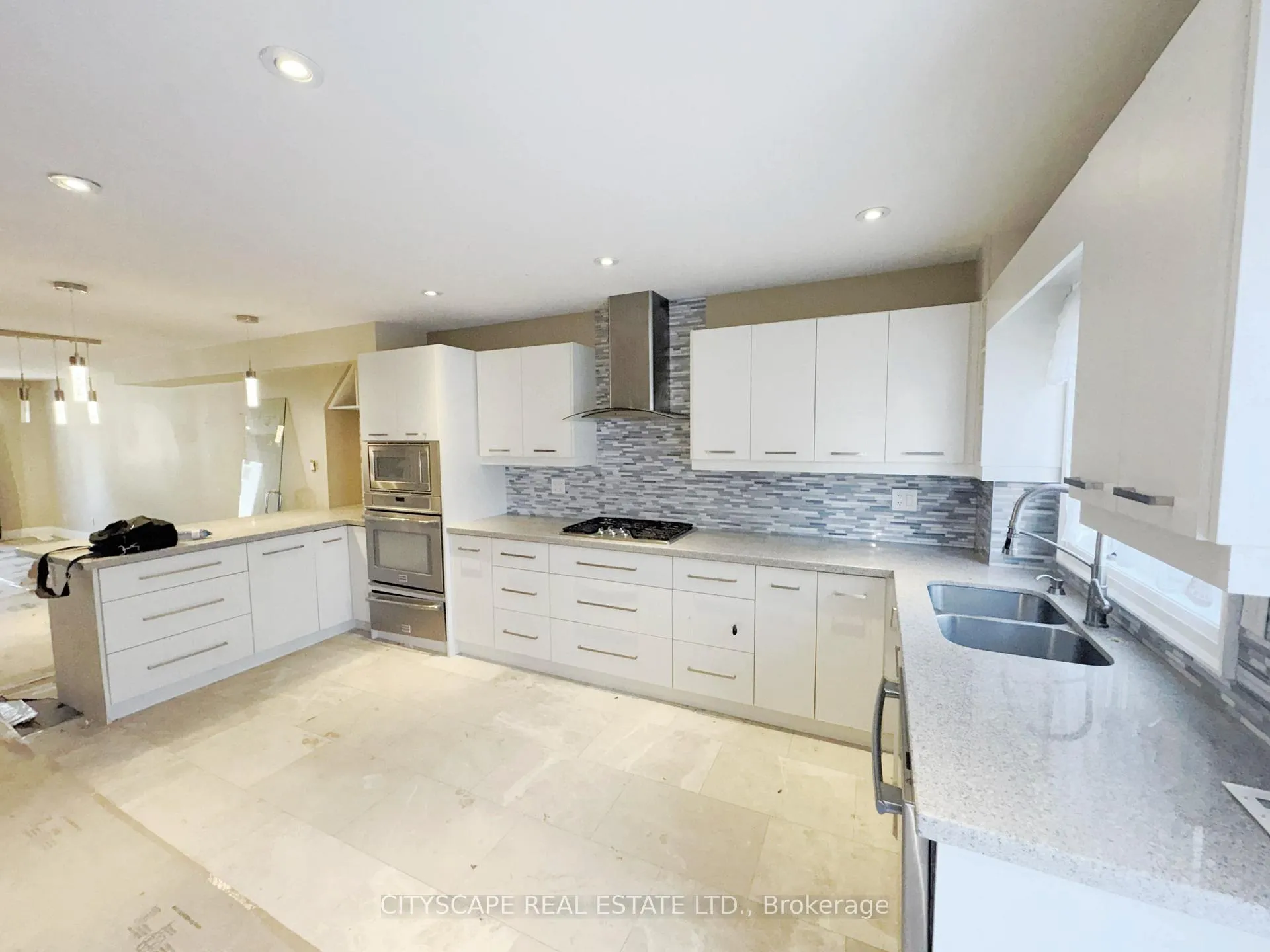 Photo 7 of 817 Cosburn Avenue, Toronto, Danforth Village-East York — HOMEH
