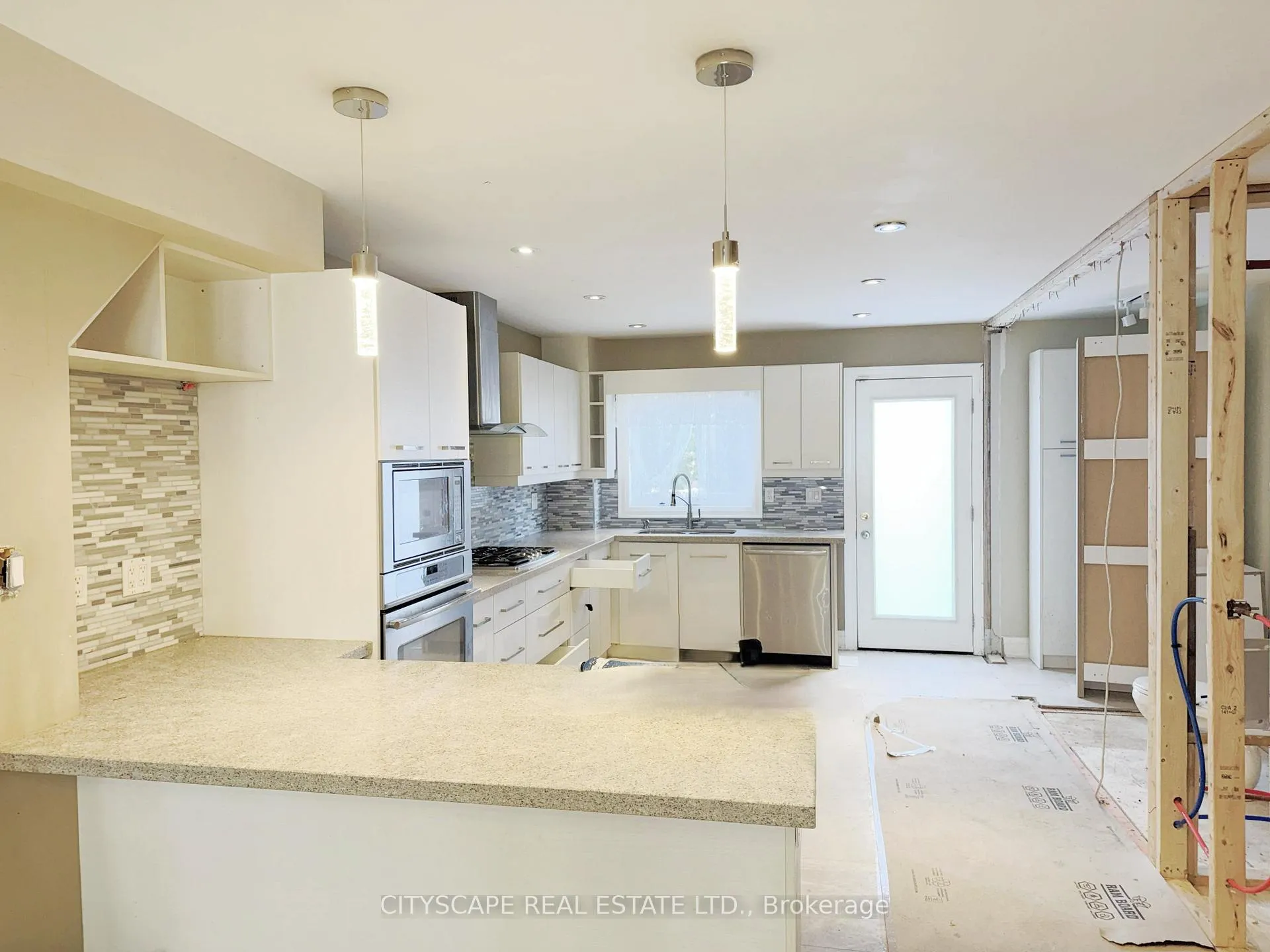 Photo 38 of 817 Cosburn Avenue, Toronto, Danforth Village-East York — HOMEH