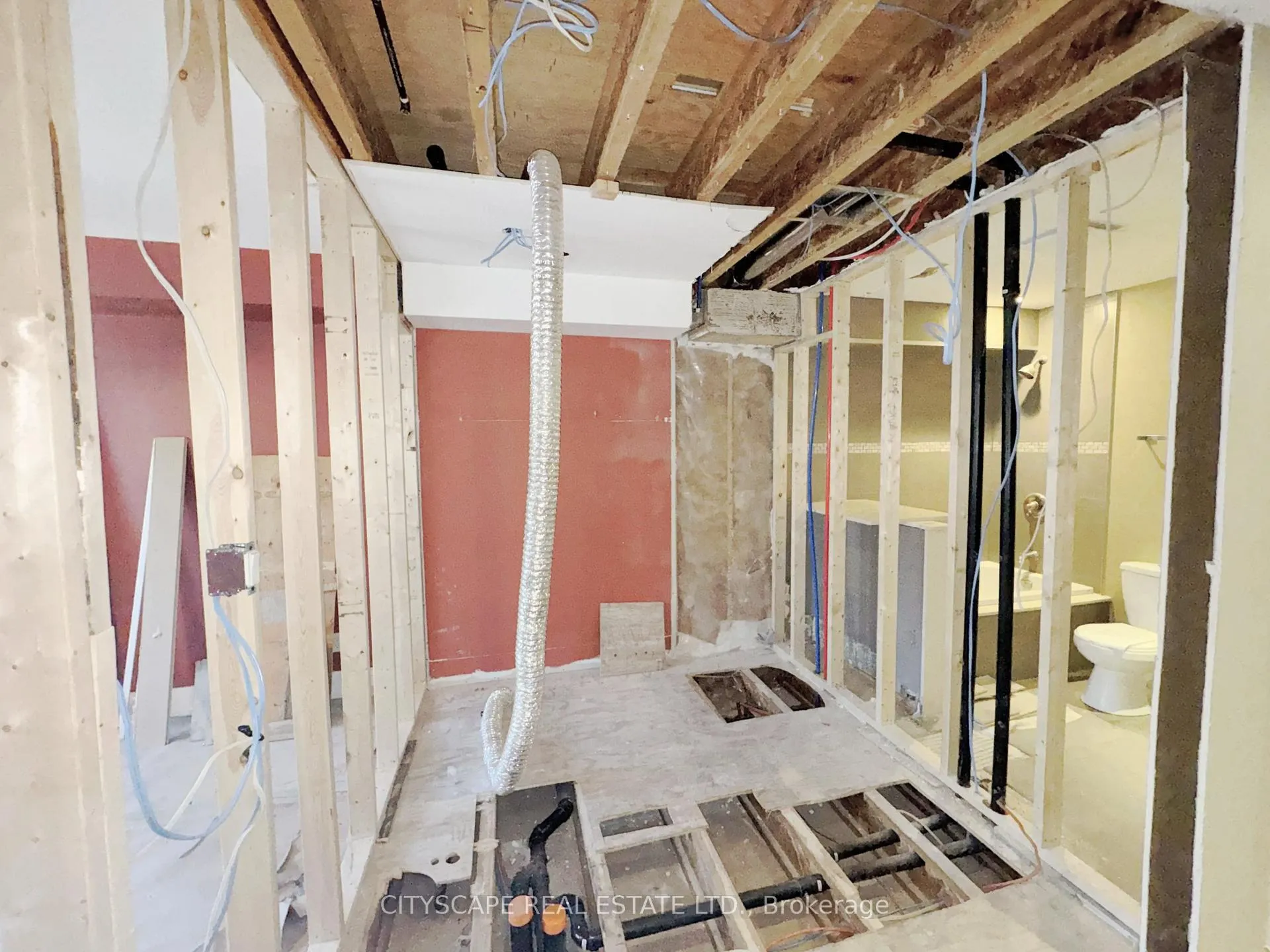 Photo 17 of 817 Cosburn Avenue, Toronto, Danforth Village-East York — HOMEH