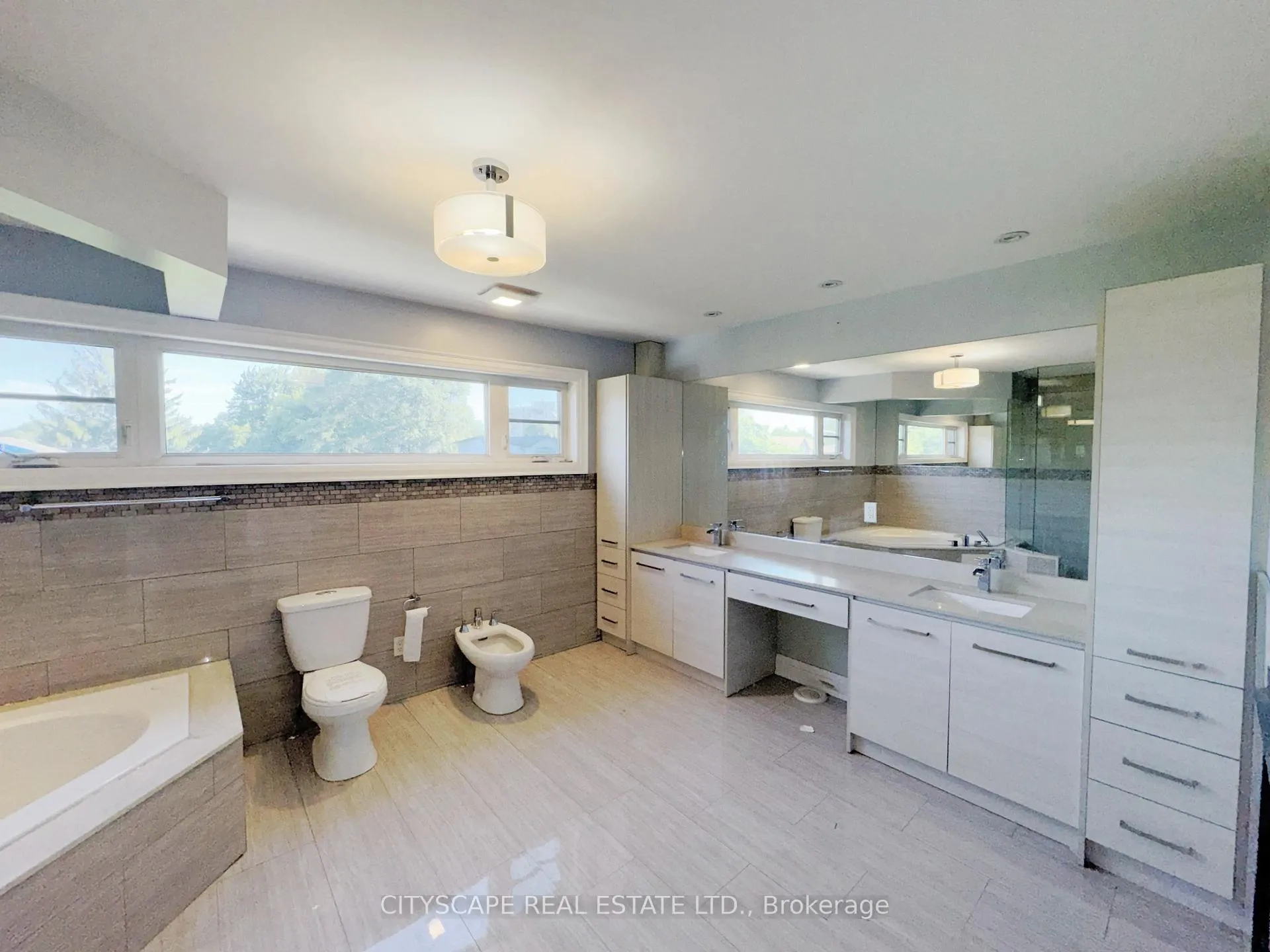 Photo 25 of 817 Cosburn Avenue, Toronto, Danforth Village-East York — HOMEH
