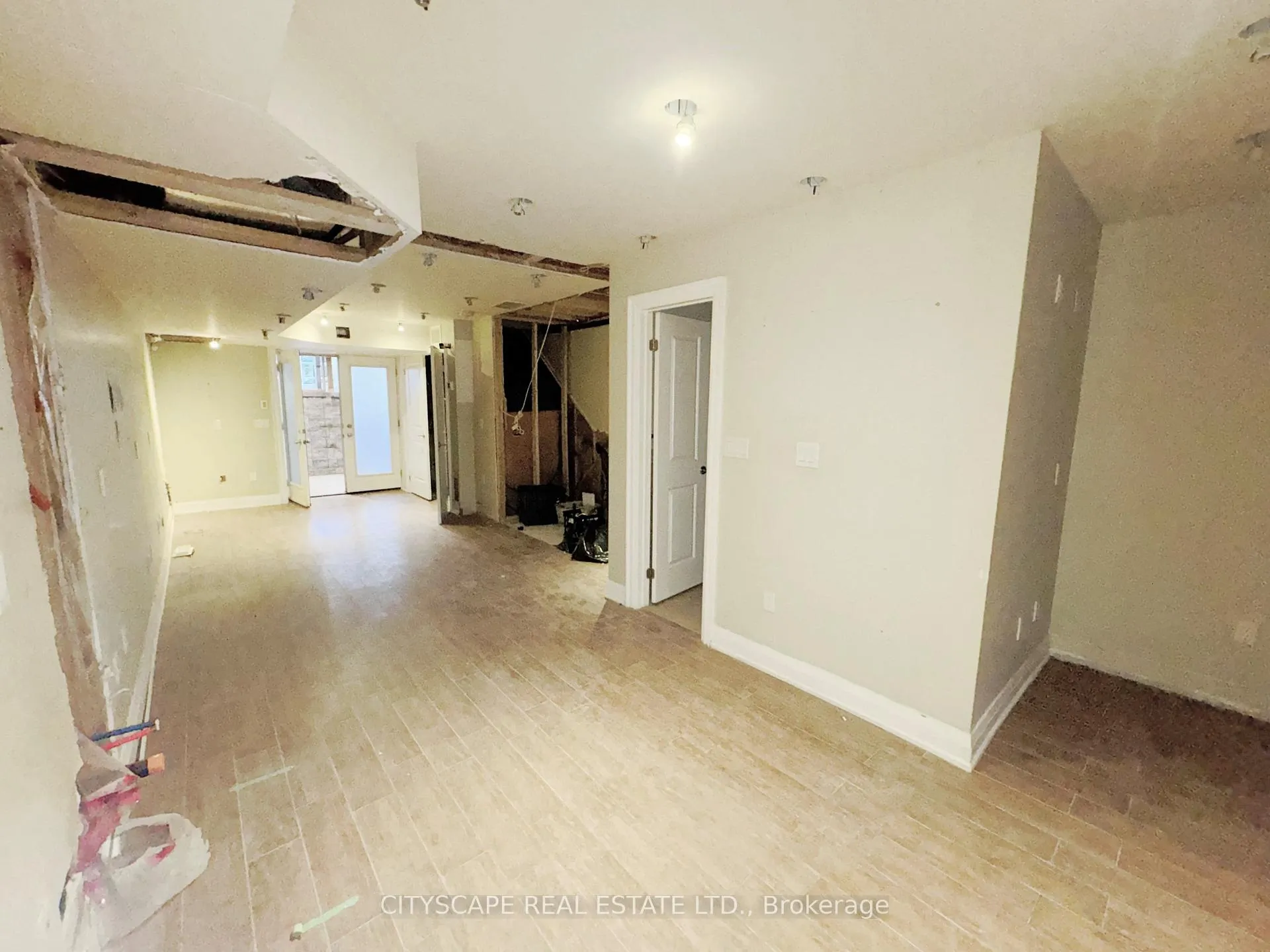 Photo 30 of 817 Cosburn Avenue, Toronto, Danforth Village-East York — HOMEH