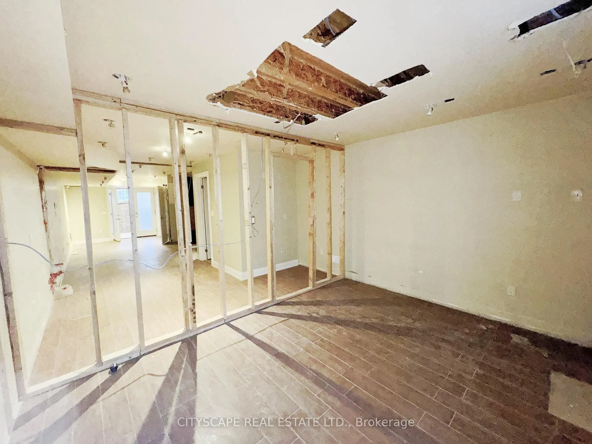 Photo 33 of 817 Cosburn Avenue, Toronto, Danforth Village-East York — HOMEH