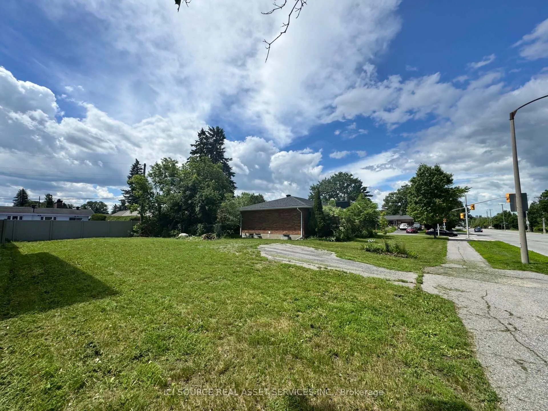 Photo 1 of 410 Smyth Road, Ottawa, Alta Vista/Faircrest Heights — HOMEH