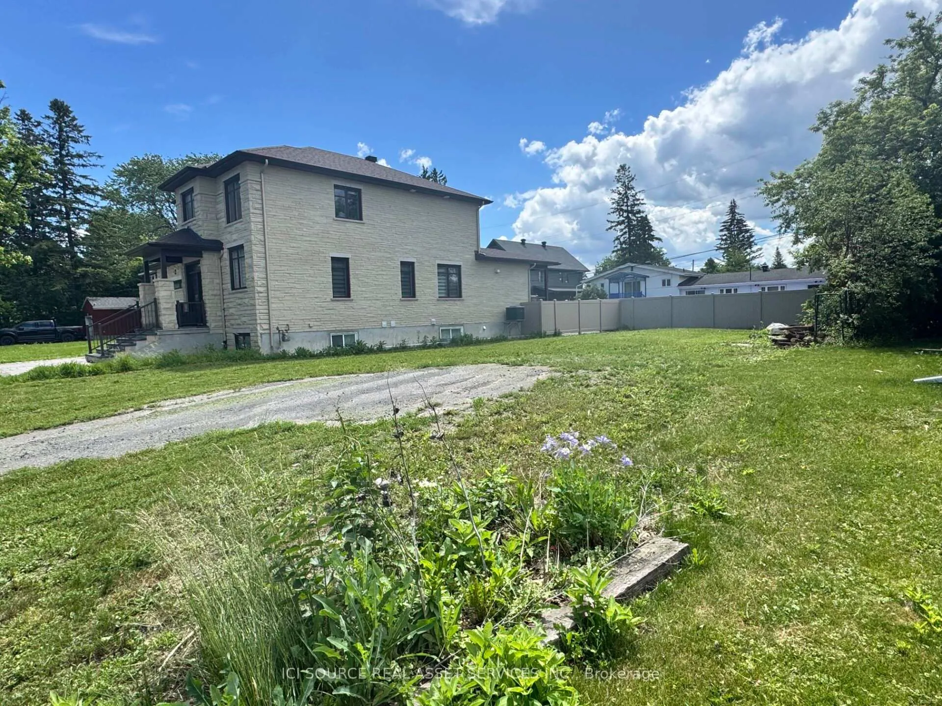 Photo 2 of 410 Smyth Road, Ottawa, Alta Vista/Faircrest Heights — HOMEH