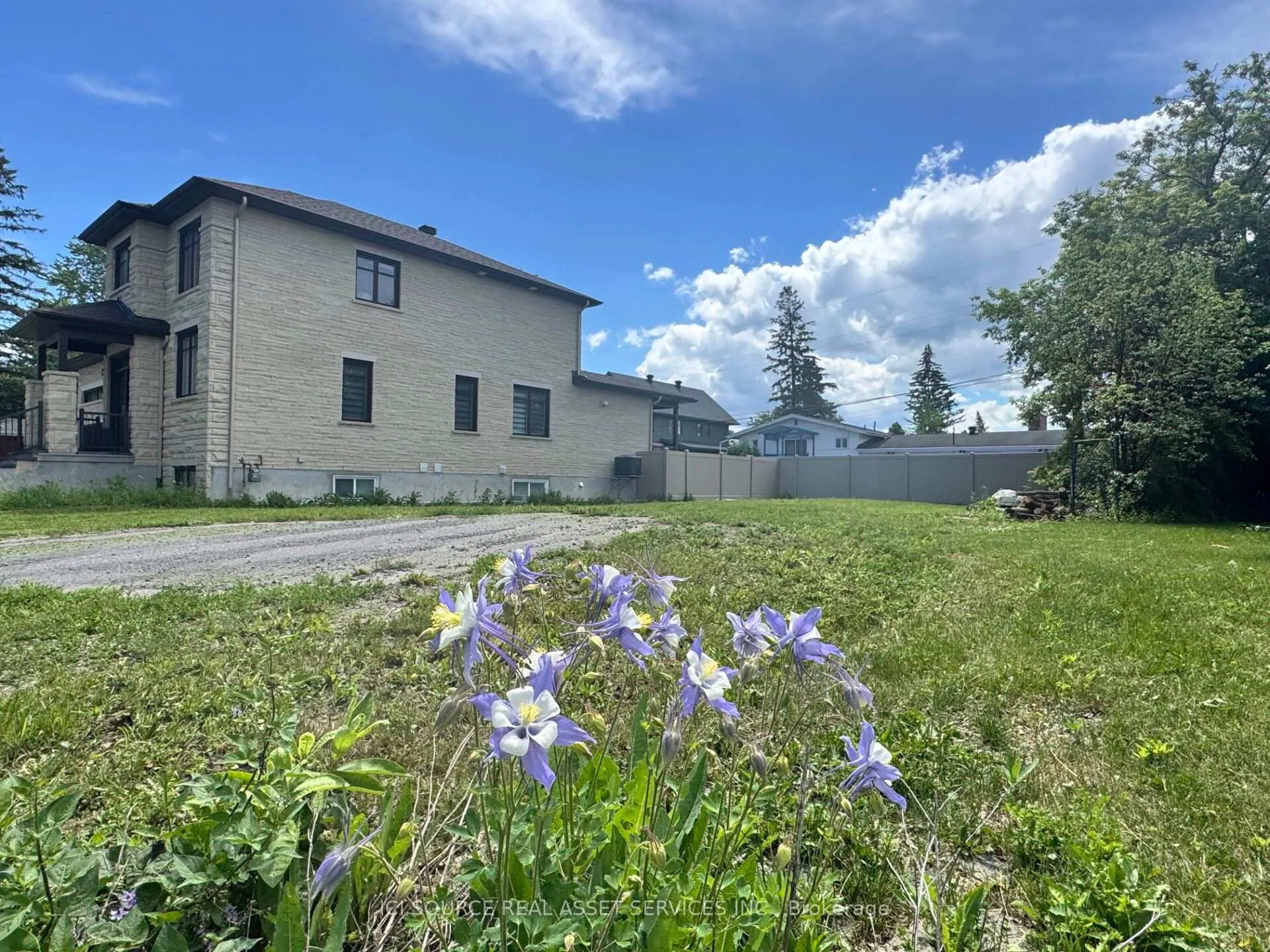 Photo 3 of 410 Smyth Road, Ottawa, Alta Vista/Faircrest Heights — HOMEH
