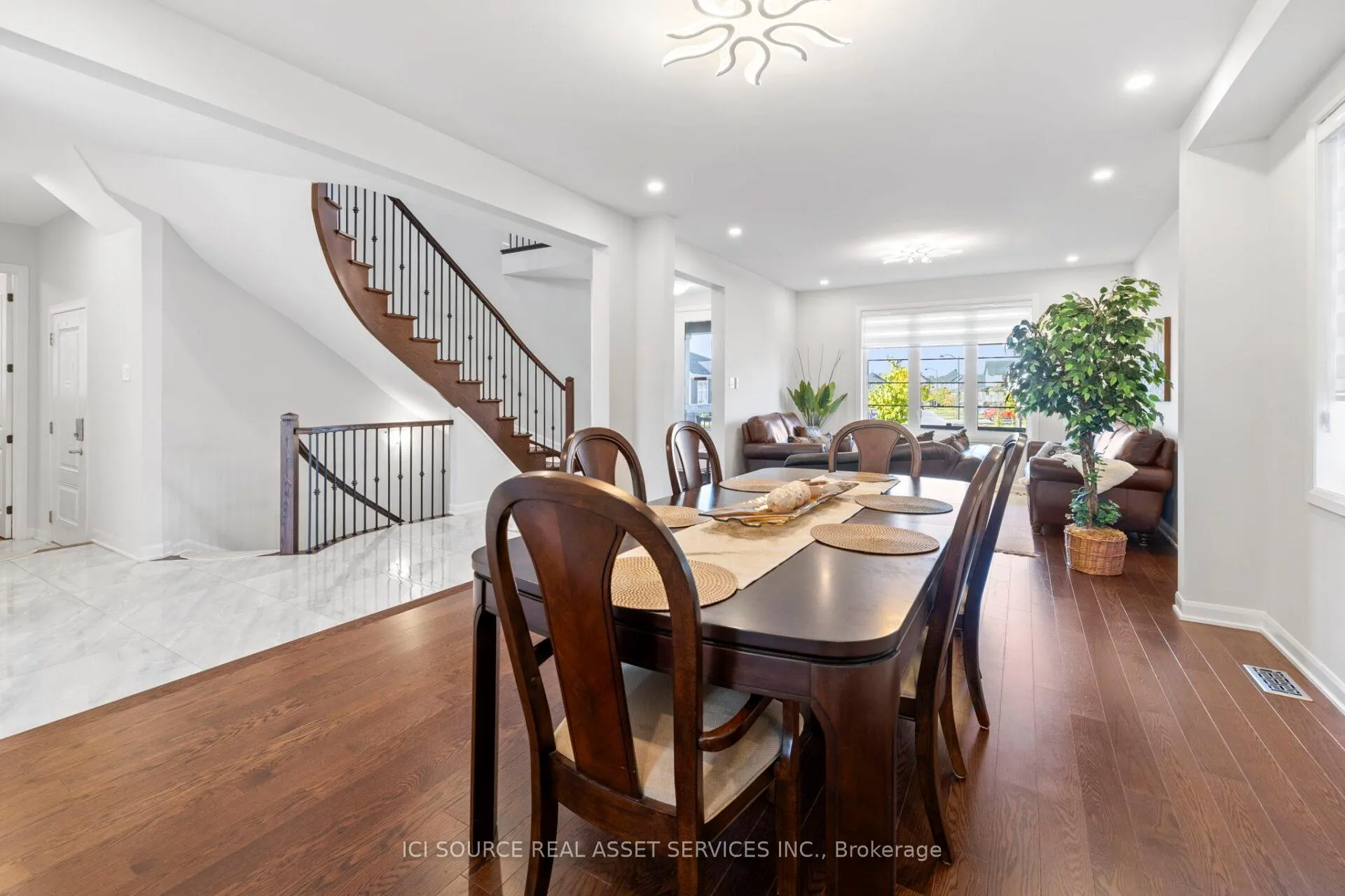 Photo 7 of 733 Coast Circle, Ottawa, Mahogany Community — HOMEH