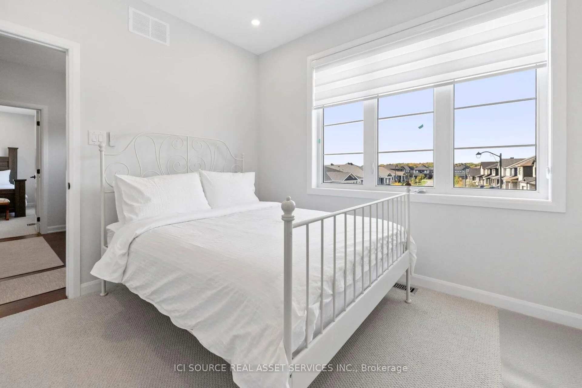 Photo 19 of 733 Coast Circle, Ottawa, Mahogany Community — HOMEH