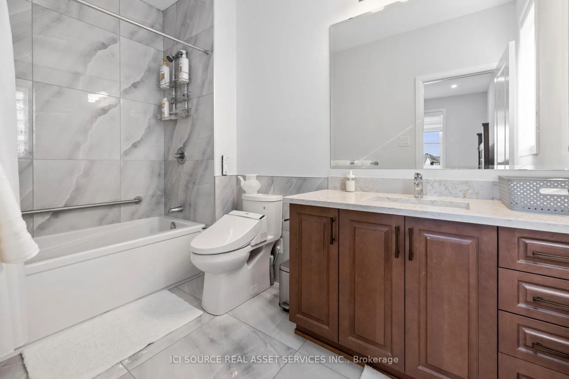 Photo 23 of 733 Coast Circle, Ottawa, Mahogany Community — HOMEH