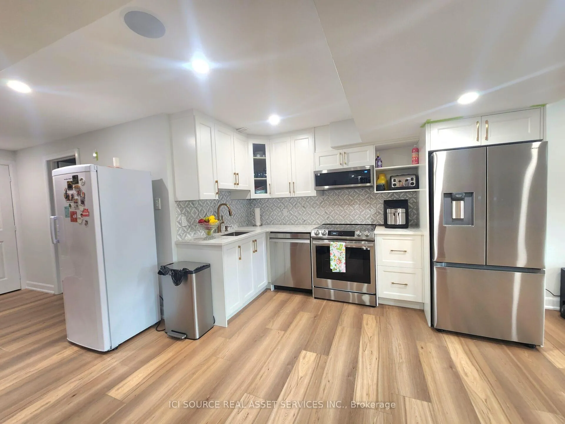 Photo 32 of 733 Coast Circle, Ottawa, Mahogany Community — HOMEH