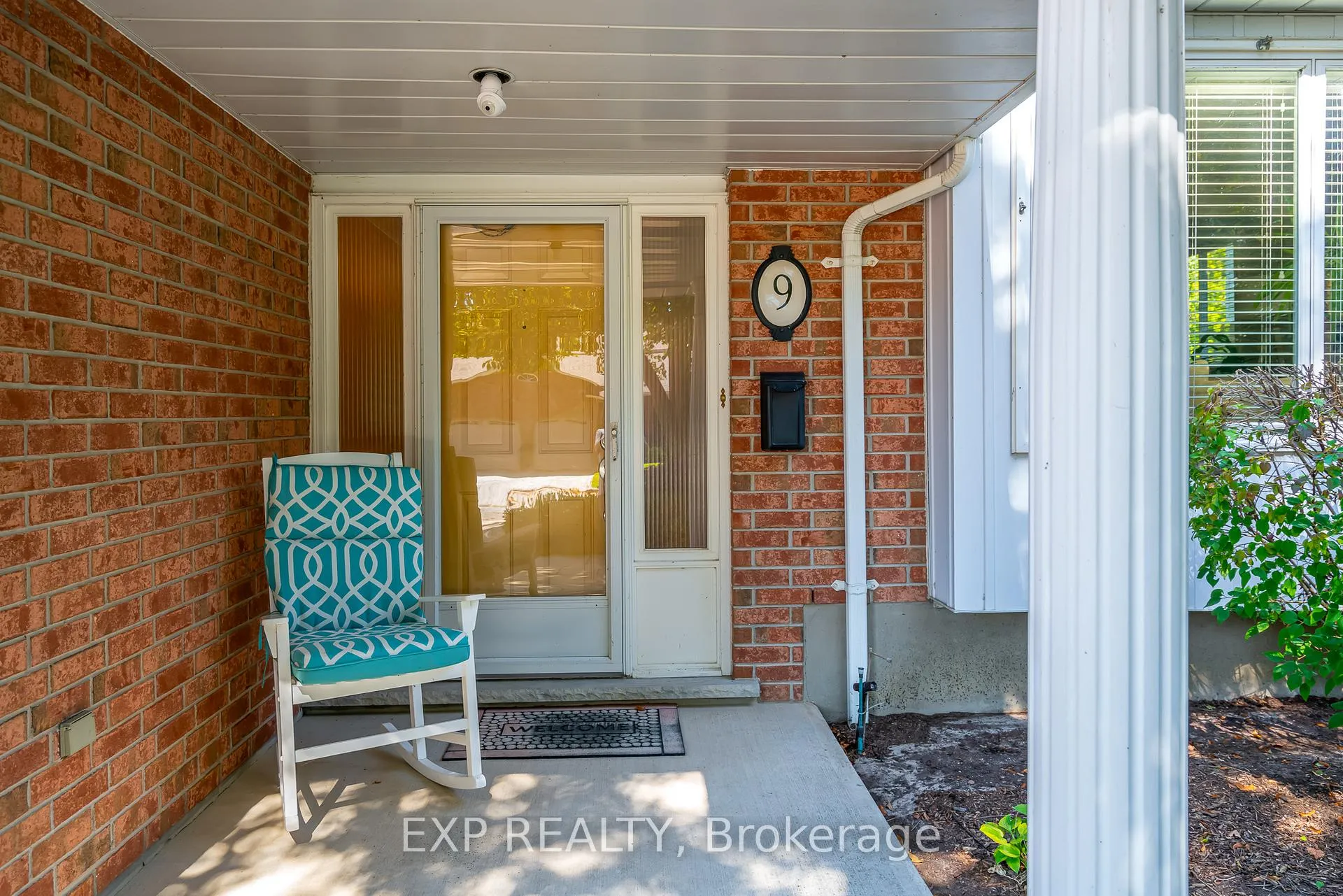 Photo 2 of 9 Boese Court, St. Catharines, Lakeshore — HOMEH