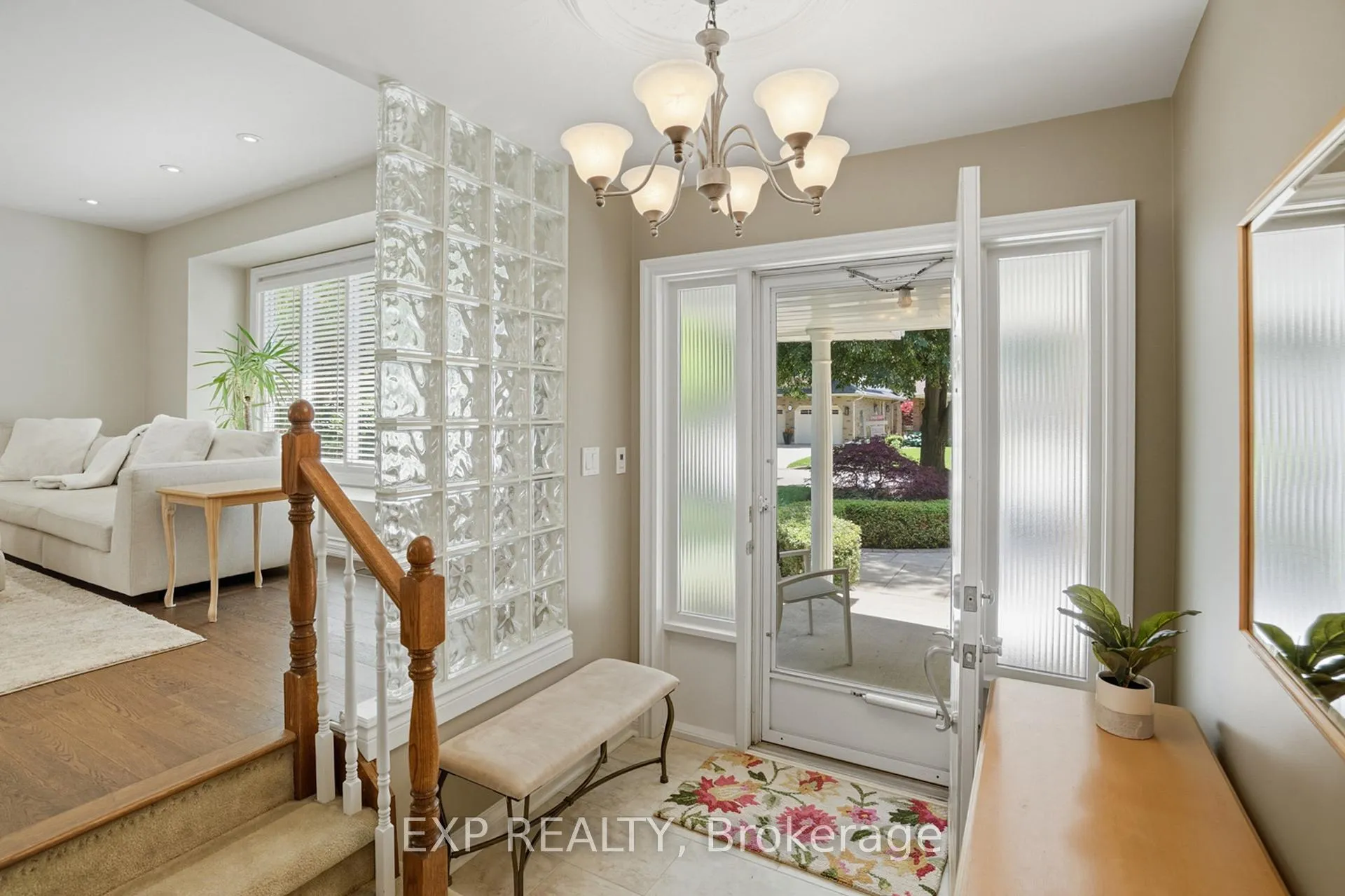 Photo 3 of 9 Boese Court, St. Catharines, Lakeshore — HOMEH