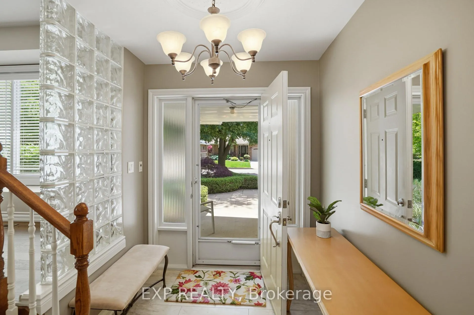 Photo 4 of 9 Boese Court, St. Catharines, Lakeshore — HOMEH