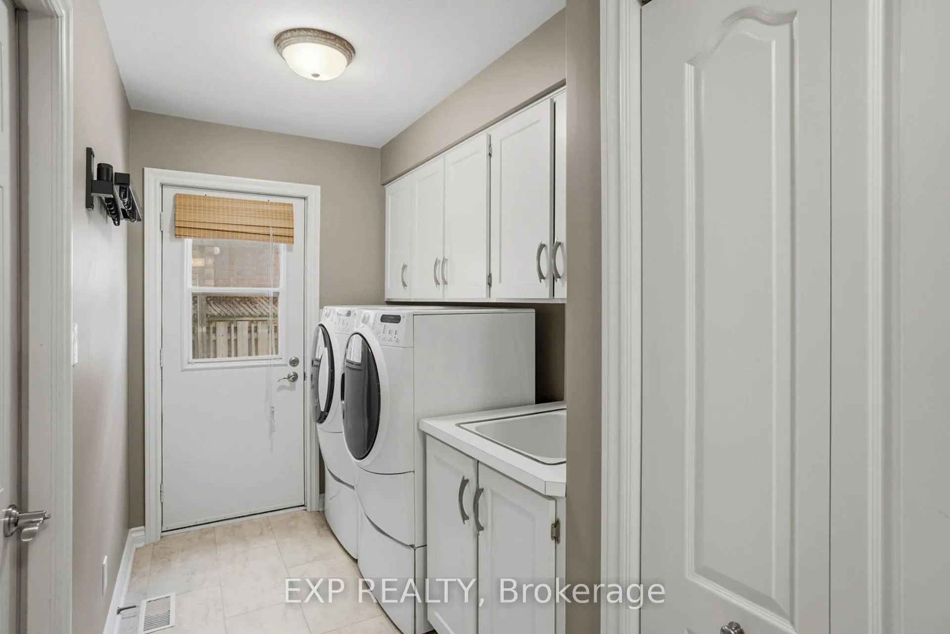 Photo 24 of 9 Boese Court, St. Catharines, Lakeshore — HOMEH