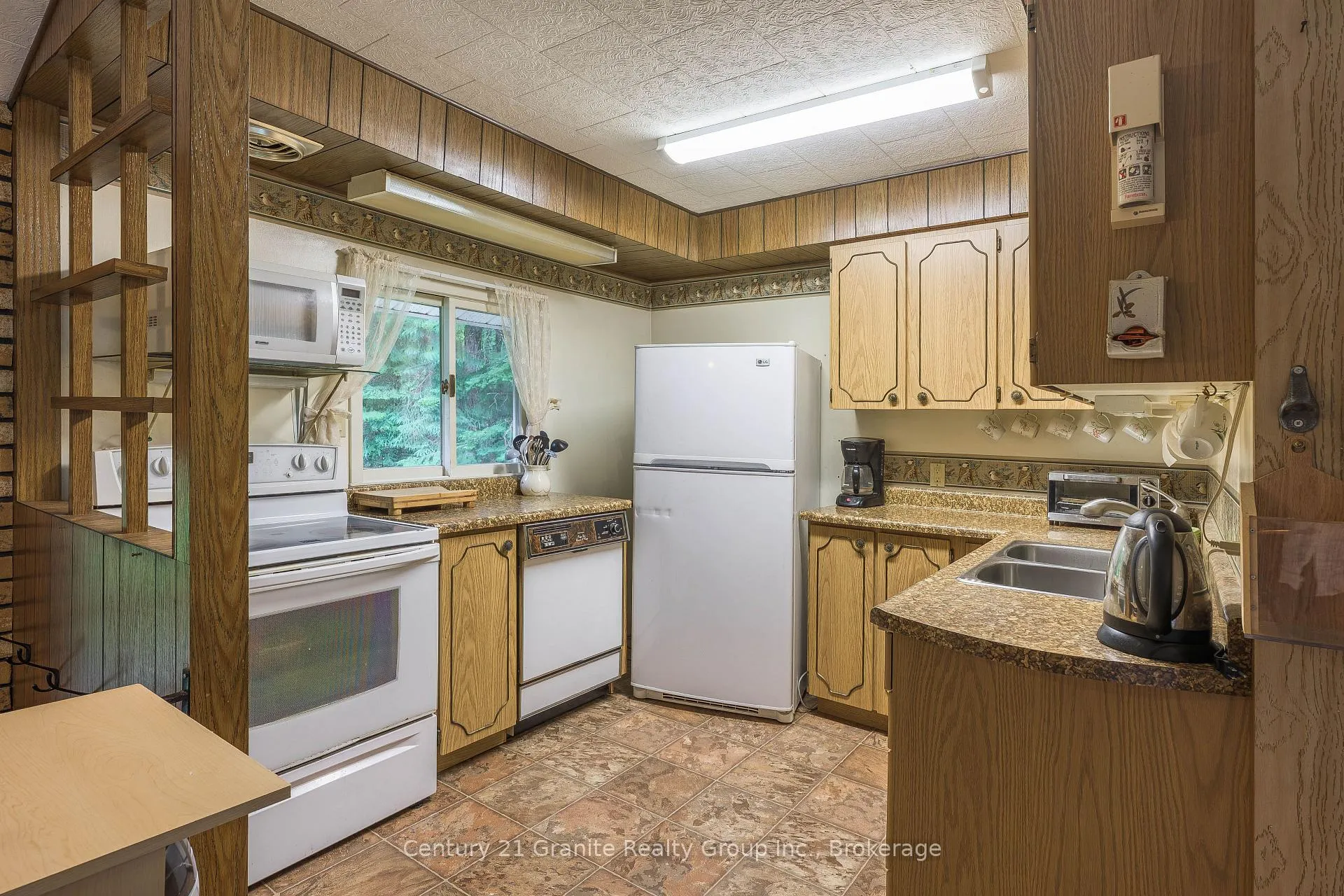 Photo 16 of 1950 Curry Road, Dysart et al, Harburn — HOMEH