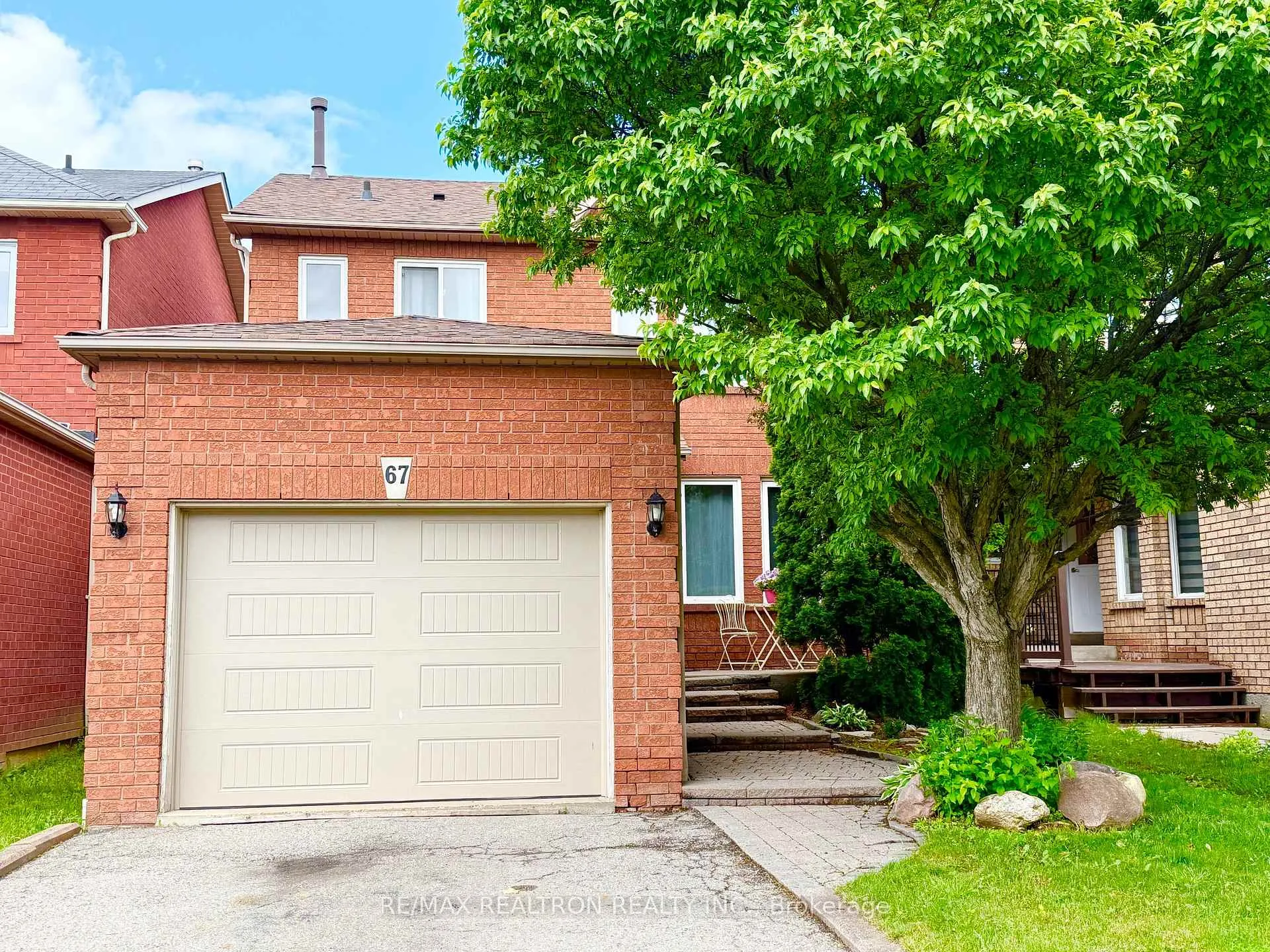 Photo 2 of 67 Sable Crescent, Whitby, Rolling Acres — HOMEH