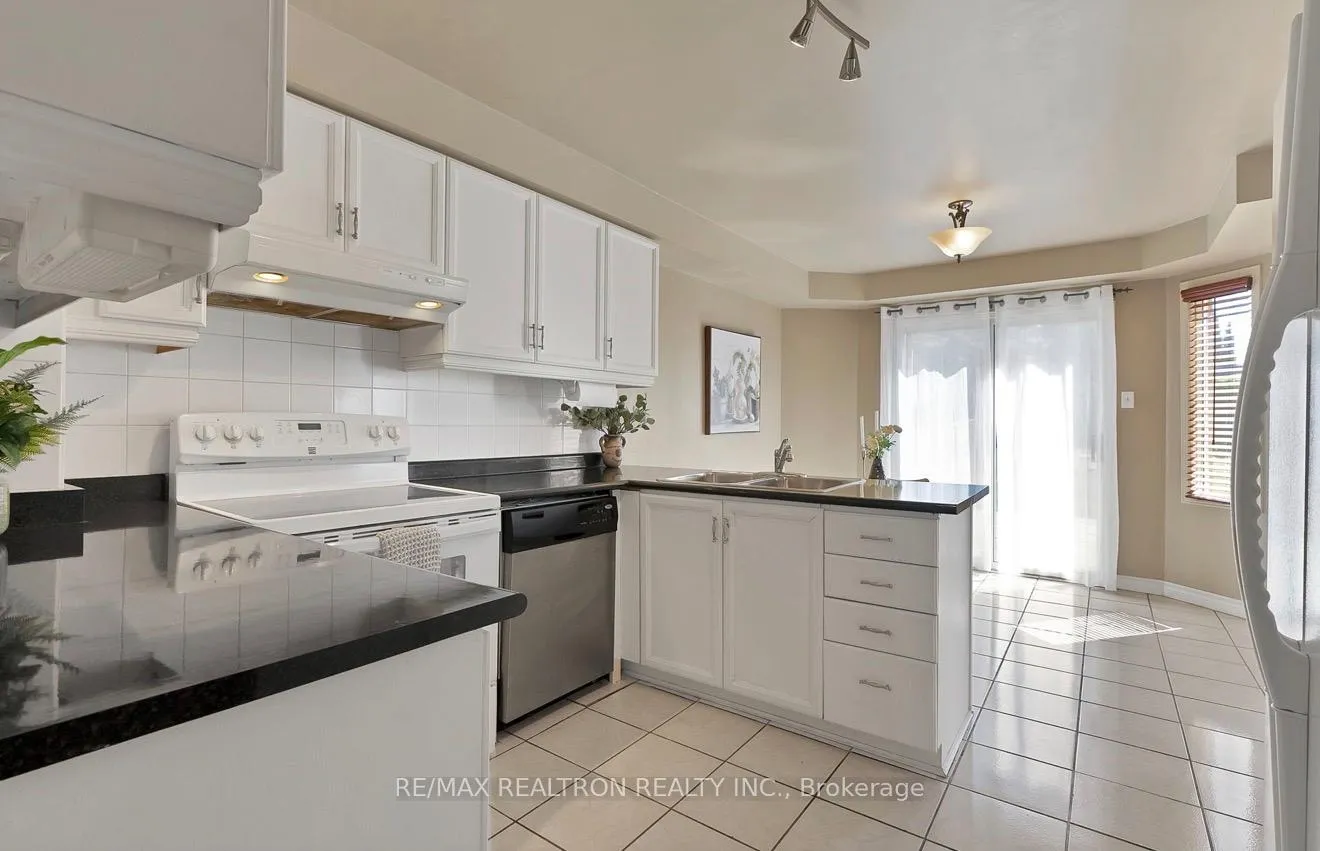 Photo 15 of 67 Sable Crescent, Whitby, Rolling Acres — HOMEH