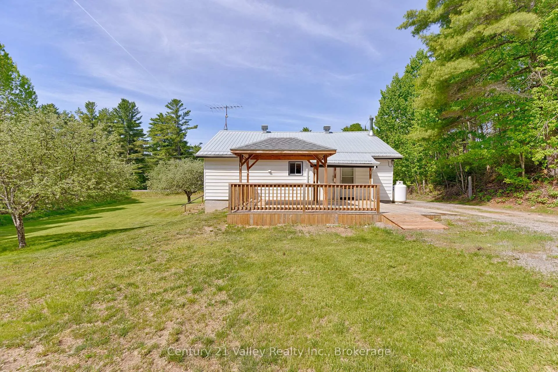 Photo 6 of 33898 41 Highway, Bonnechere Valley, Eganville/Bonnechere Twp — HOMEH