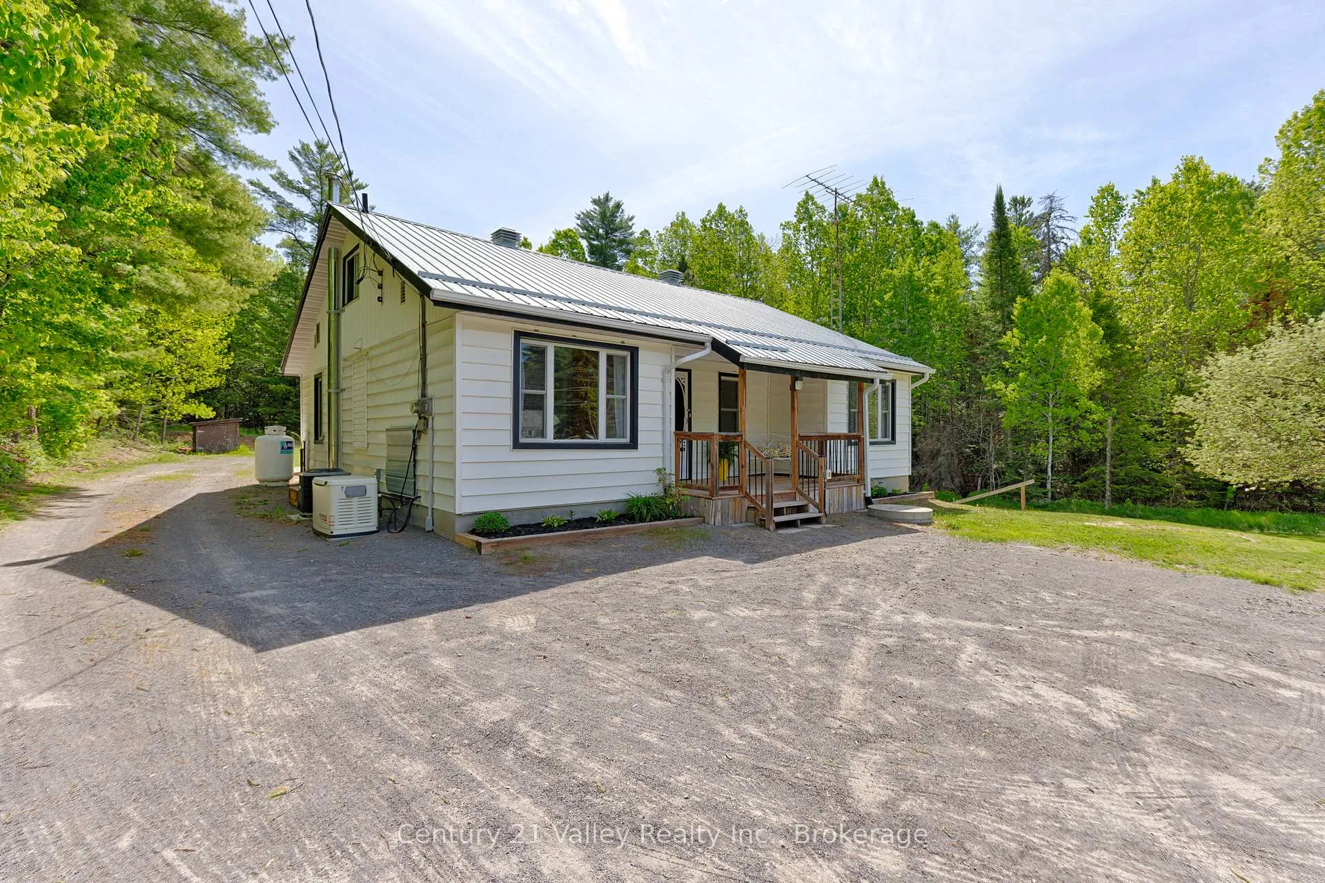 Photo 8 of 33898 41 Highway, Bonnechere Valley, Eganville/Bonnechere Twp — HOMEH