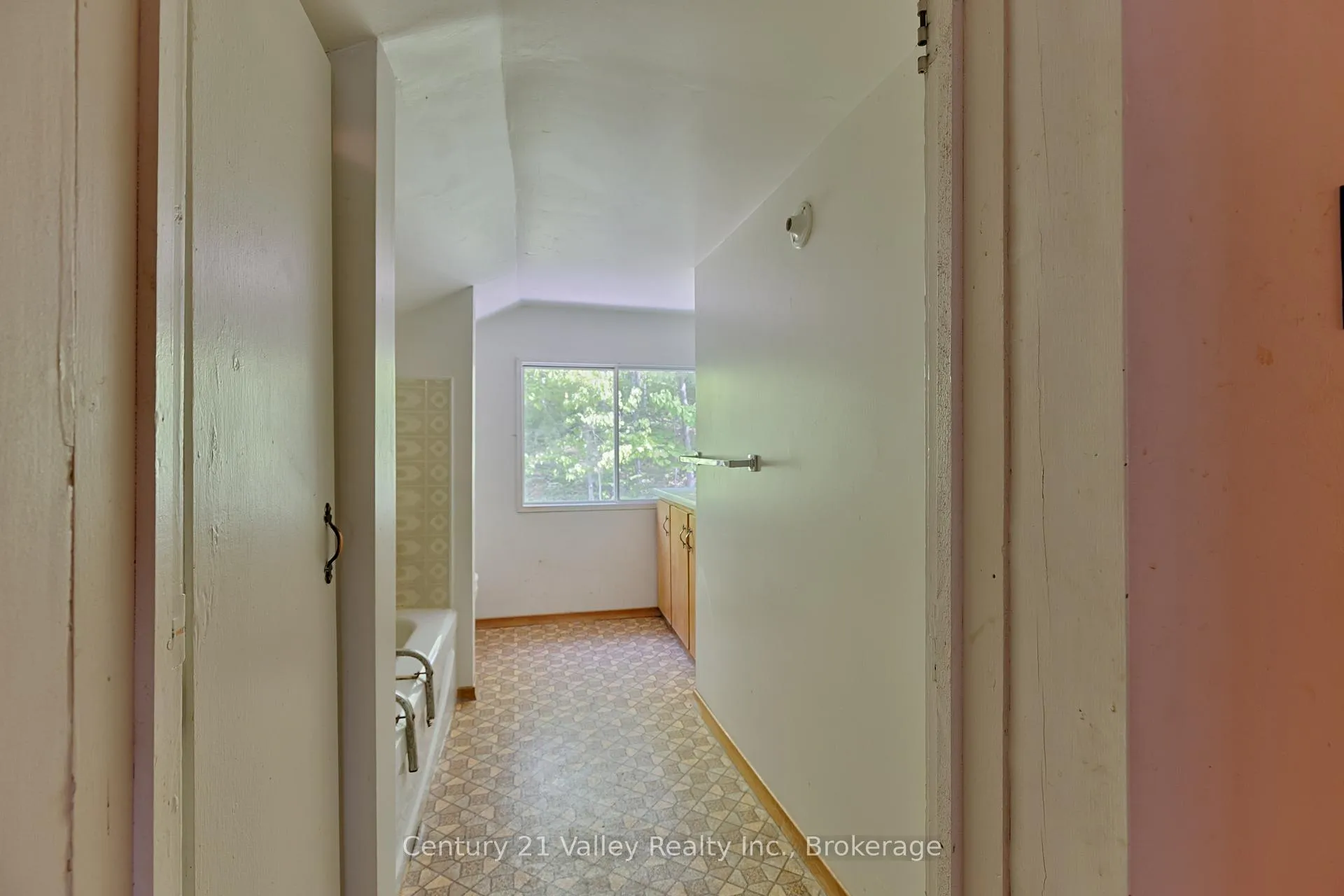 Photo 29 of 33898 41 Highway, Bonnechere Valley, Eganville/Bonnechere Twp — HOMEH