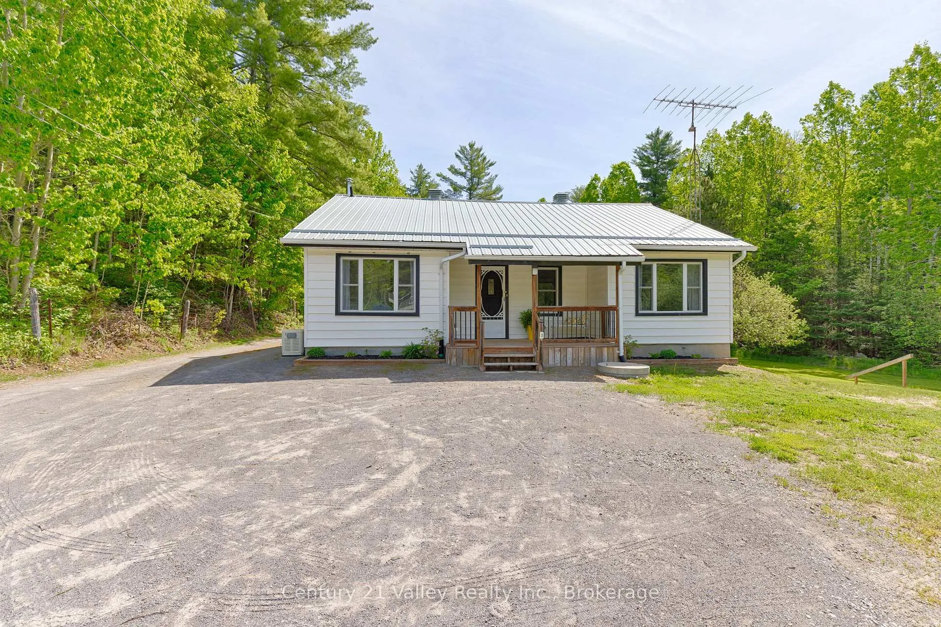 Photo 41 of 33898 41 Highway, Bonnechere Valley, Eganville/Bonnechere Twp — HOMEH
