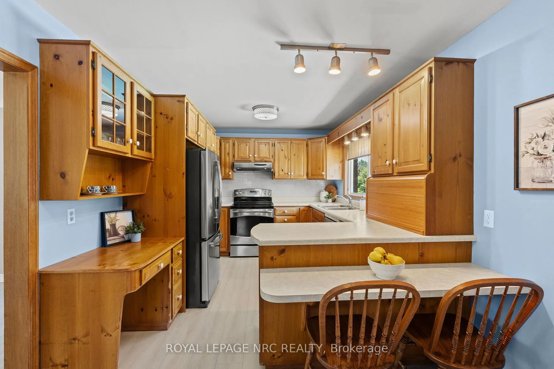 Photo 10 of 116 Windward Street, St. Catharines, Carlton/Bunting — HOMEH