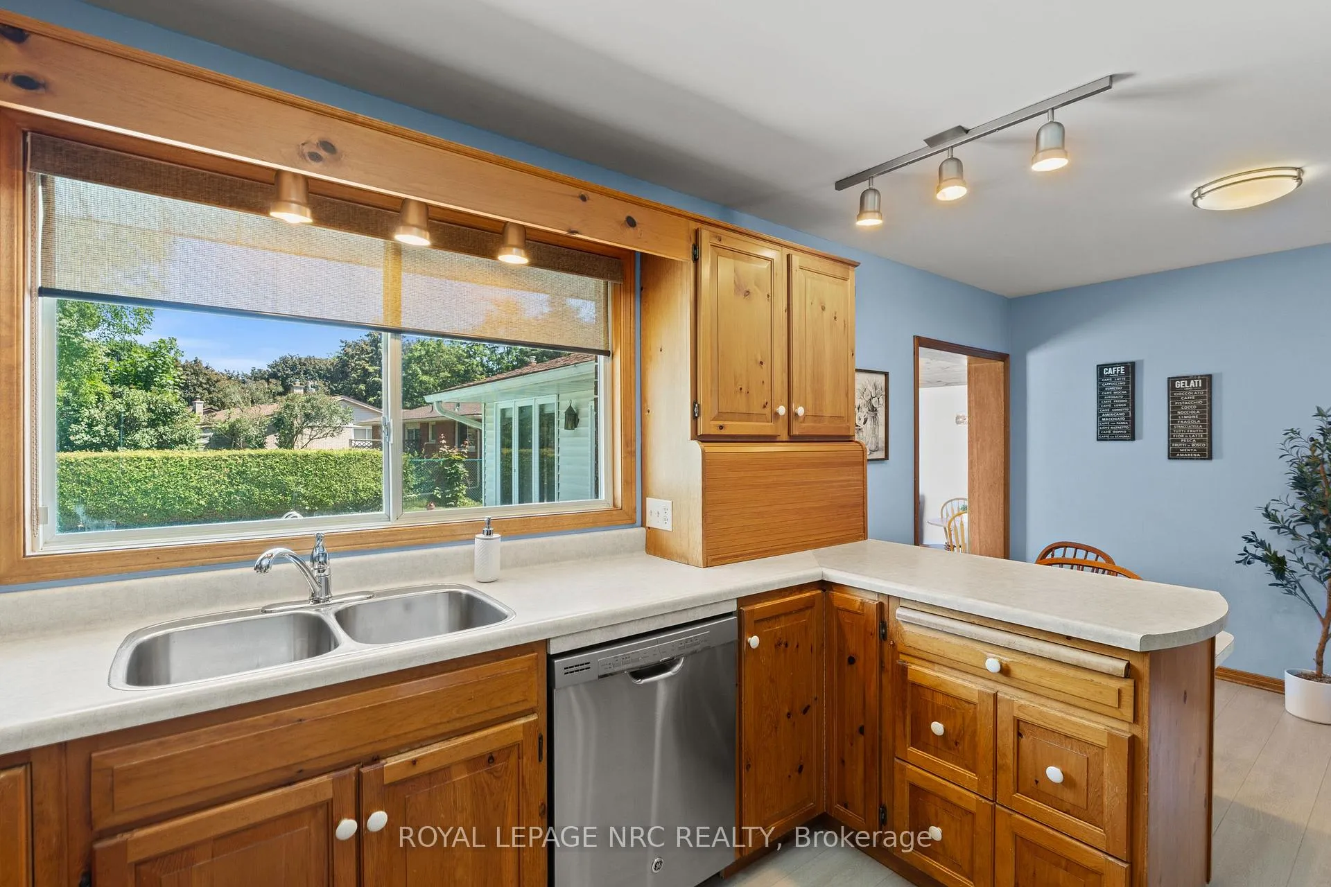 Photo 14 of 116 Windward Street, St. Catharines, Carlton/Bunting — HOMEH
