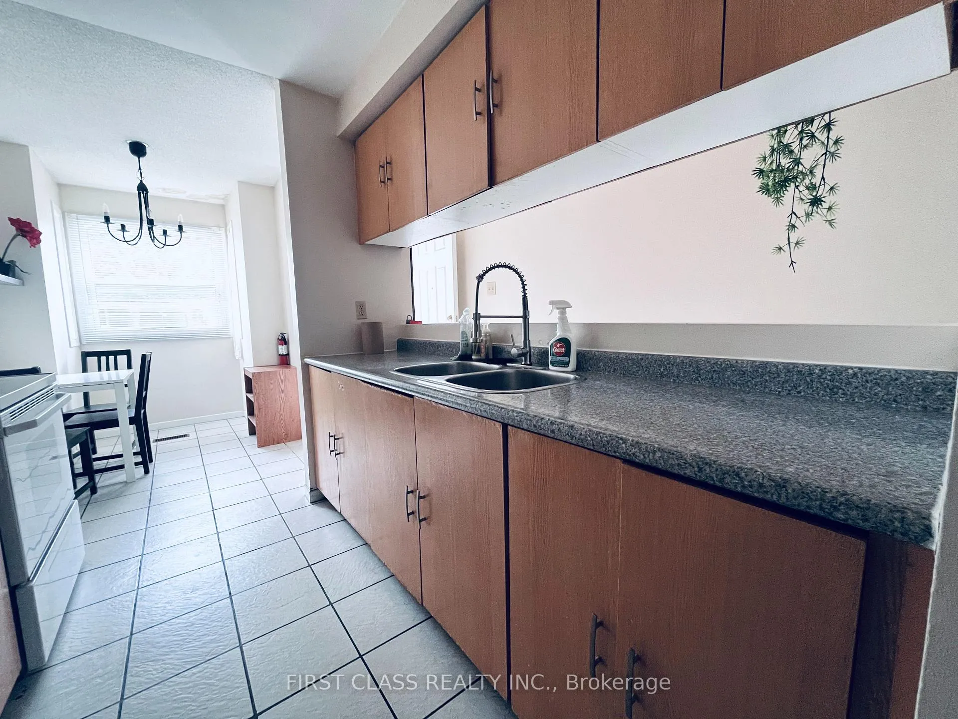 Photo 4 of 53 Spring Forest Square, Scarborough, Agincourt South-Malvern West — HOMEH