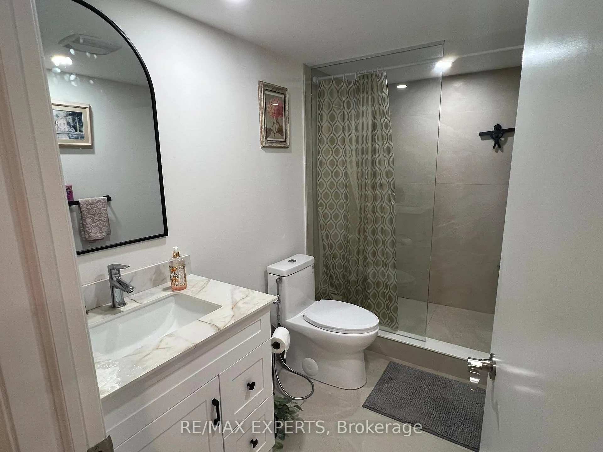 Photo 11 of Unit Basement, 17 Anderson Cove Trail E, King, Nobleton — HOMEH