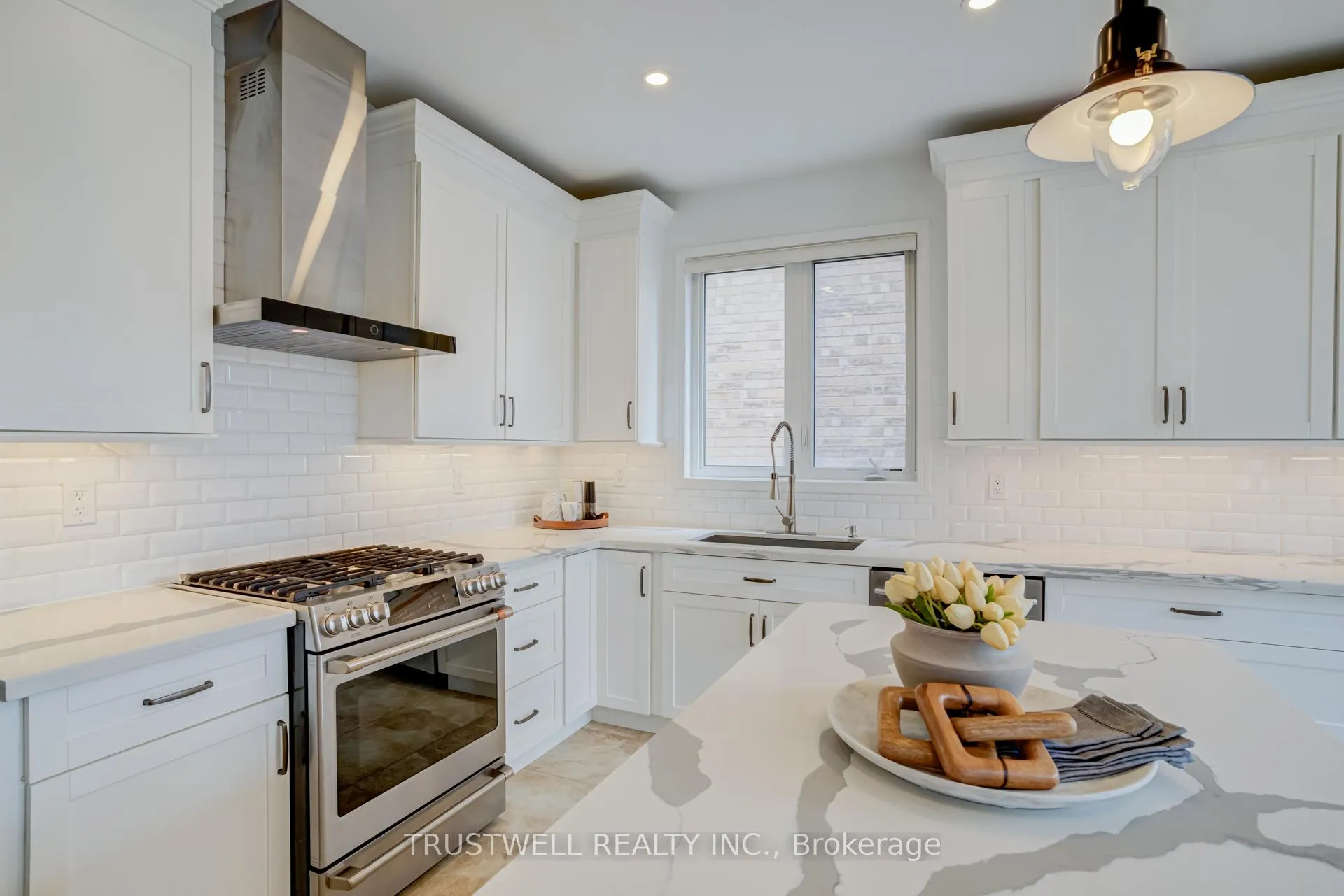 Photo 17 of 334 Trudeau Drive, Milton, Clarke — HOMEH