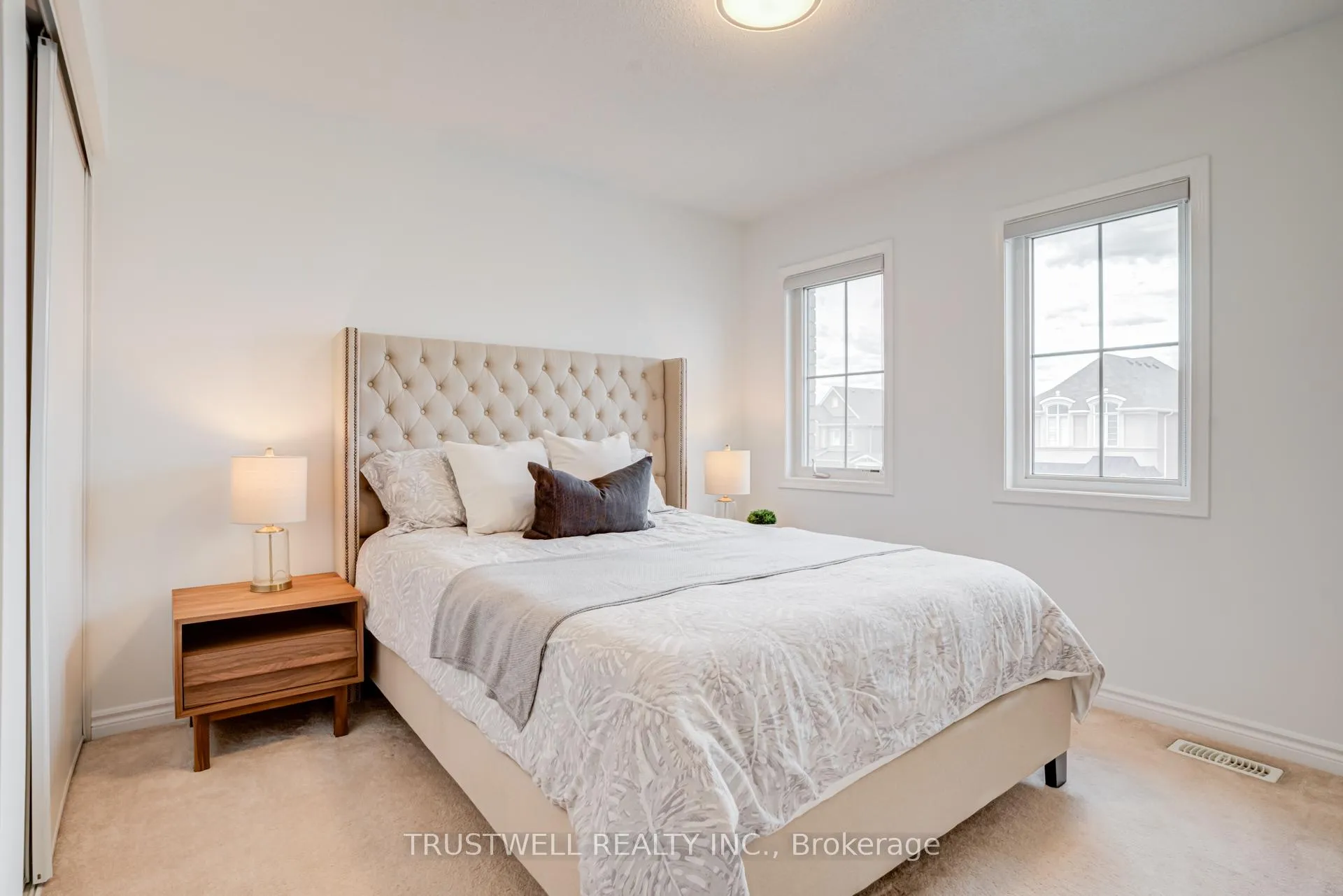 Photo 34 of 334 Trudeau Drive, Milton, Clarke — HOMEH