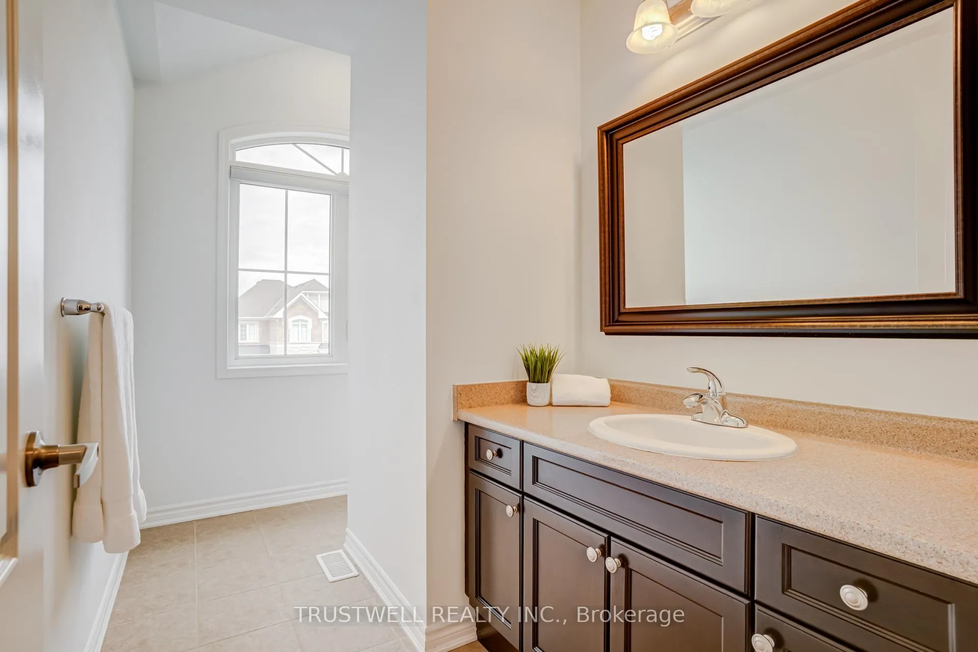 Photo 35 of 334 Trudeau Drive, Milton, Clarke — HOMEH