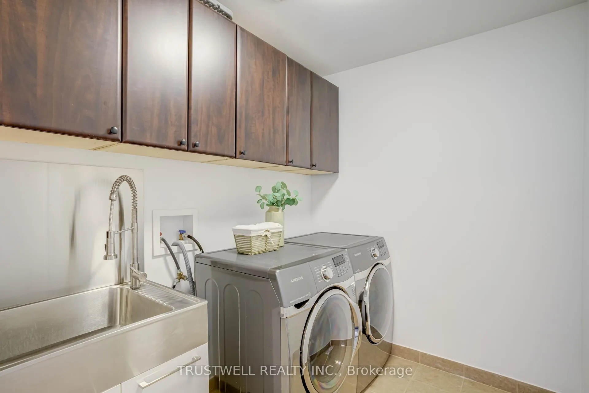 Photo 37 of 334 Trudeau Drive, Milton, Clarke — HOMEH