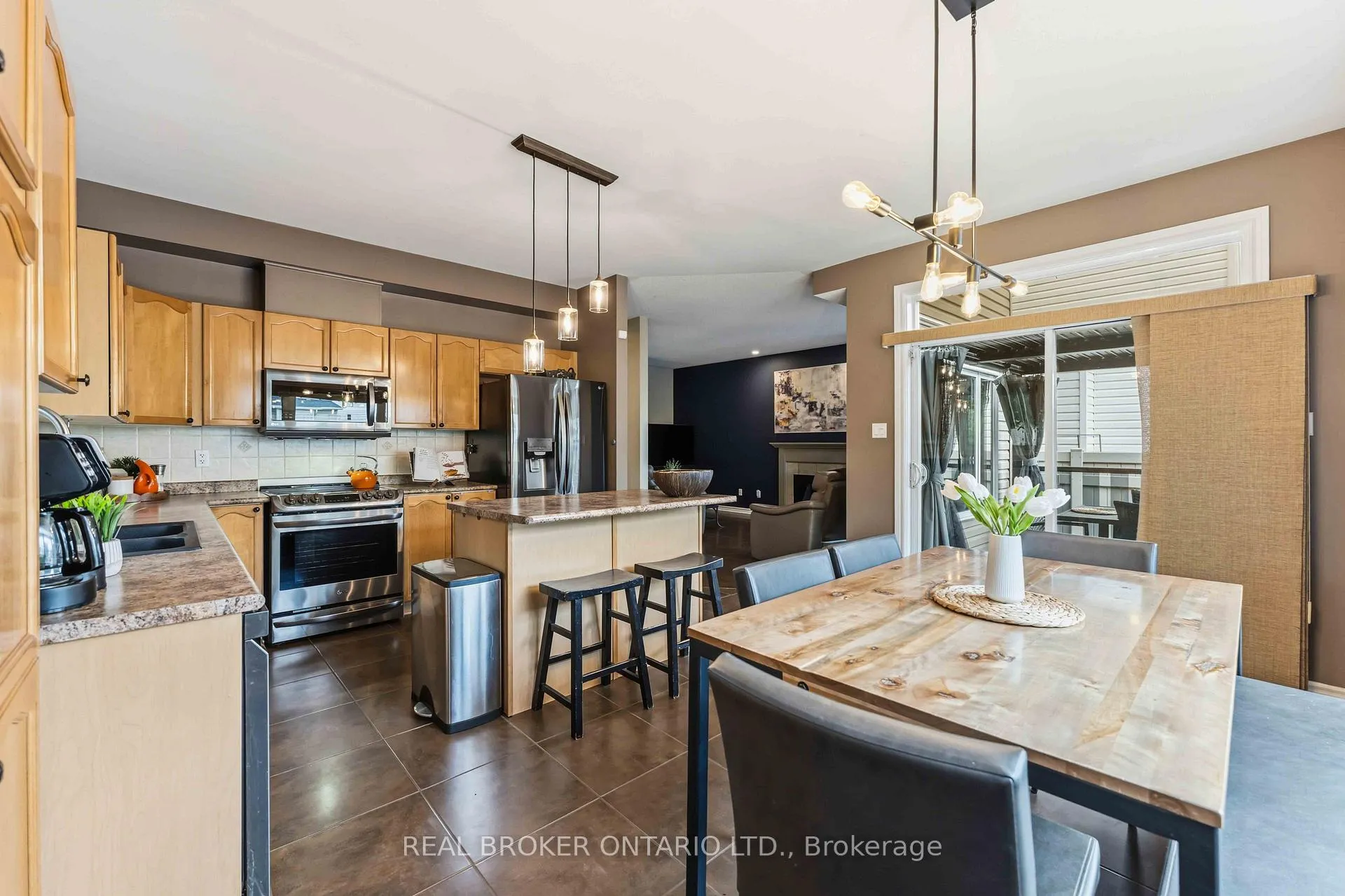 Photo 17 of 51 Denton Way, Ottawa, Fallingbrook/Gardenway South — HOMEH