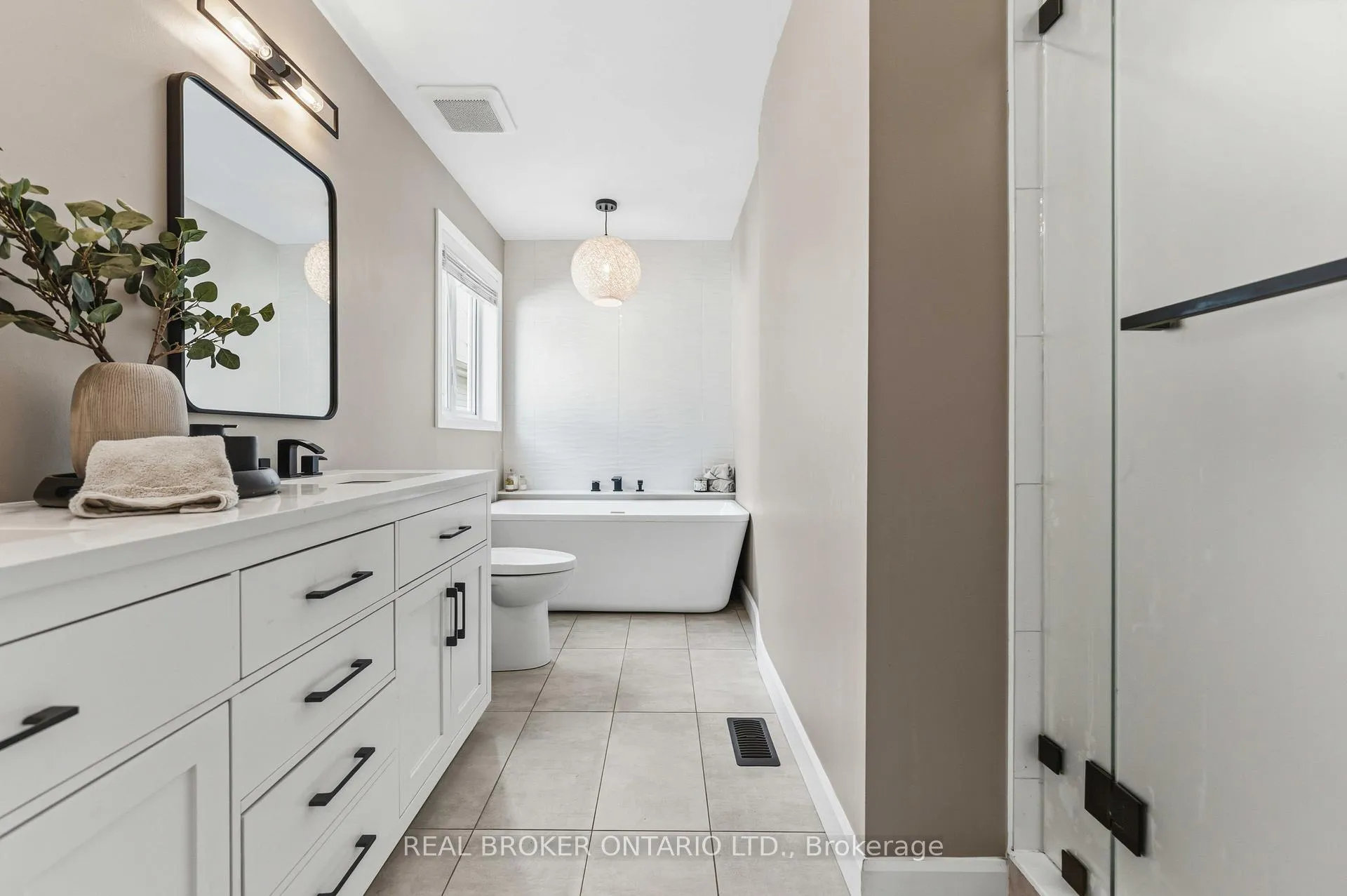 Photo 26 of 51 Denton Way, Ottawa, Fallingbrook/Gardenway South — HOMEH