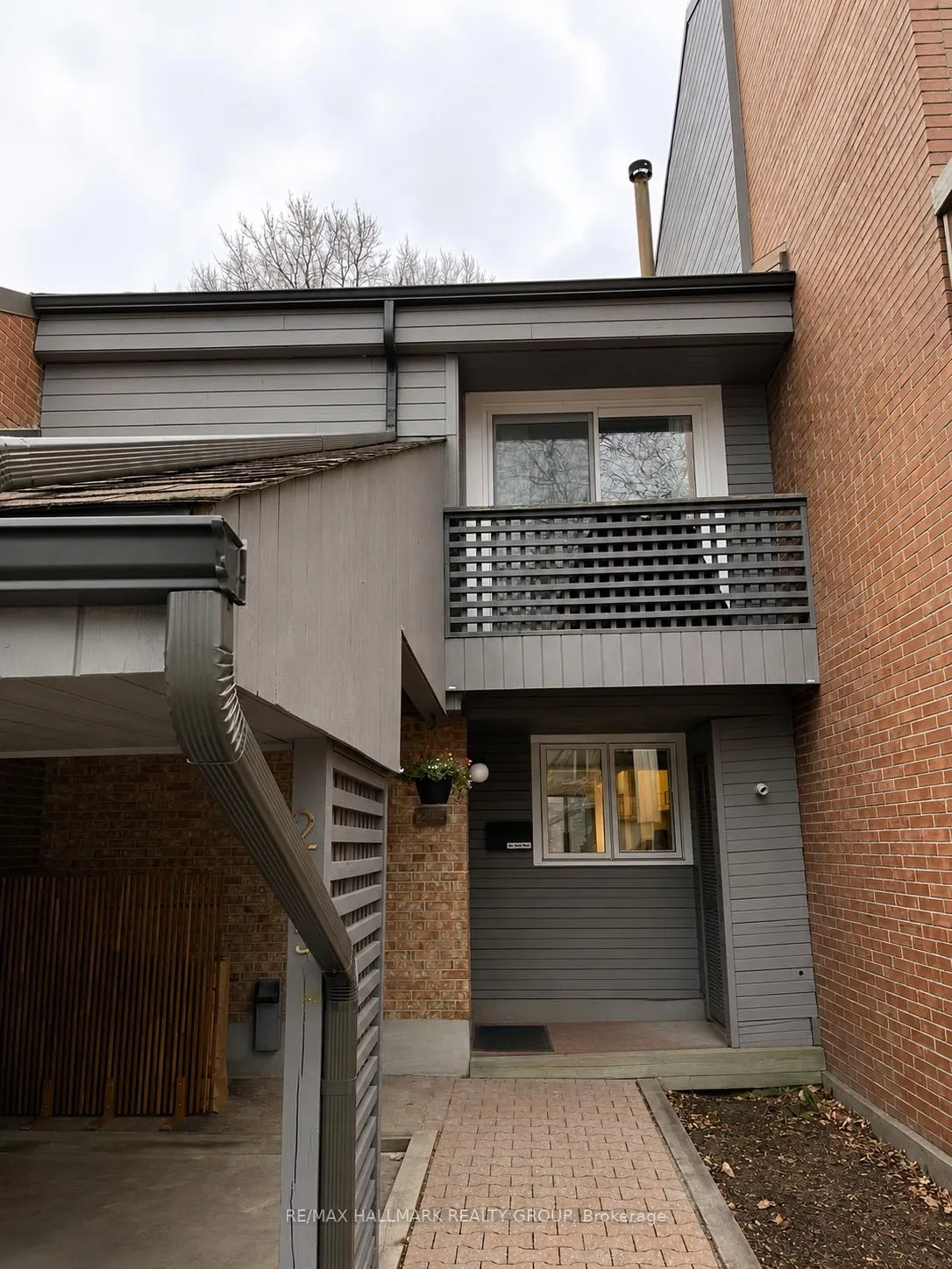 Front of 285 Bruyere Street