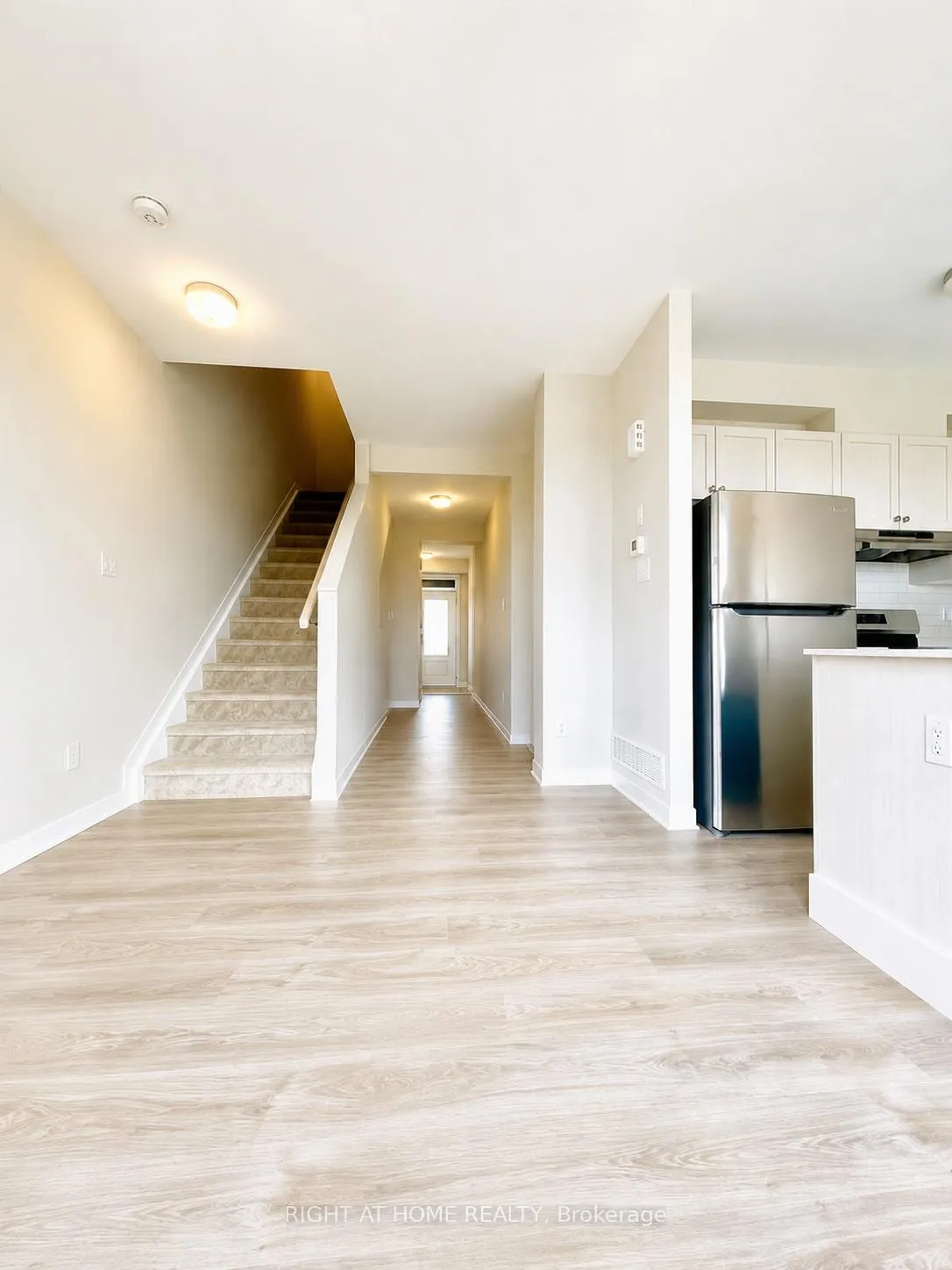 Photo 2 of 825 Andesite Terrace, Ottawa, Barrhaven - Half Moon Bay — HOMEH