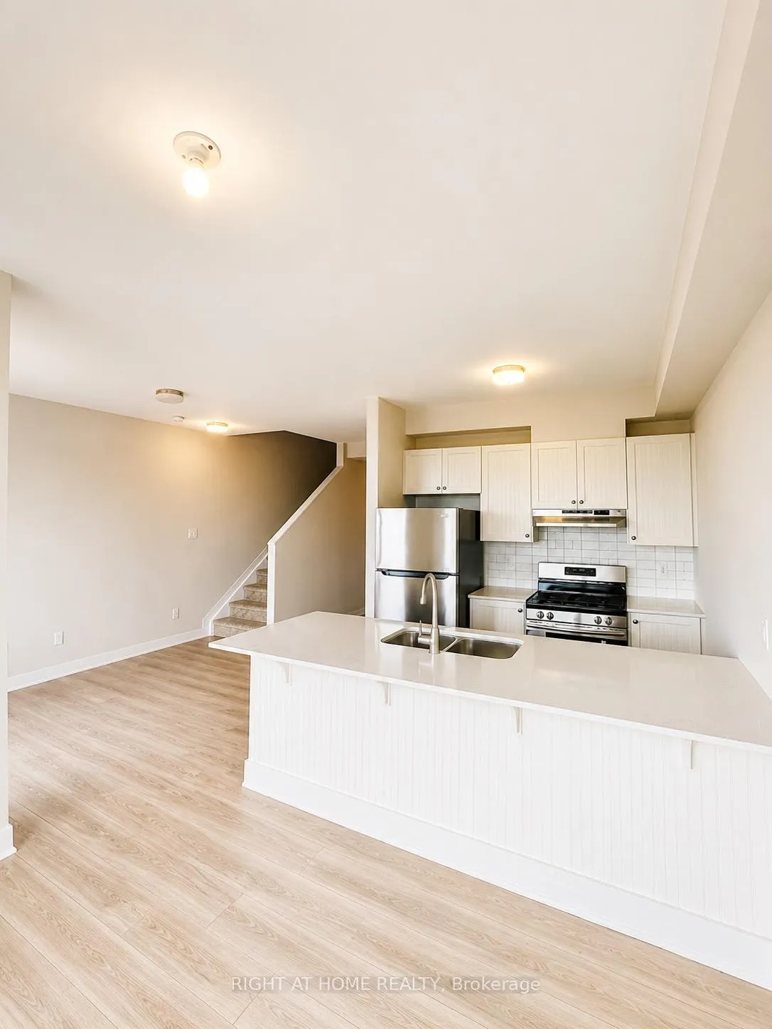 Photo 3 of 825 Andesite Terrace, Ottawa, Barrhaven - Half Moon Bay — HOMEH