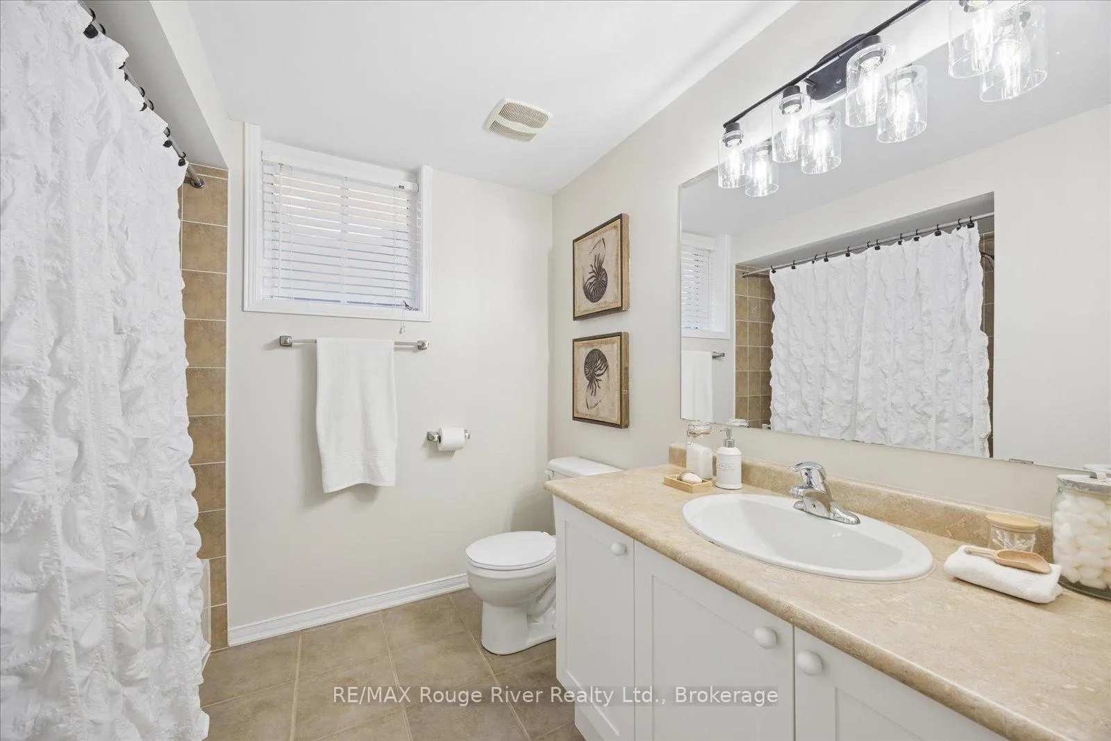 Photo 37 of 41 Leithridge Crescent, Whitby, Brooklin — HOMEH