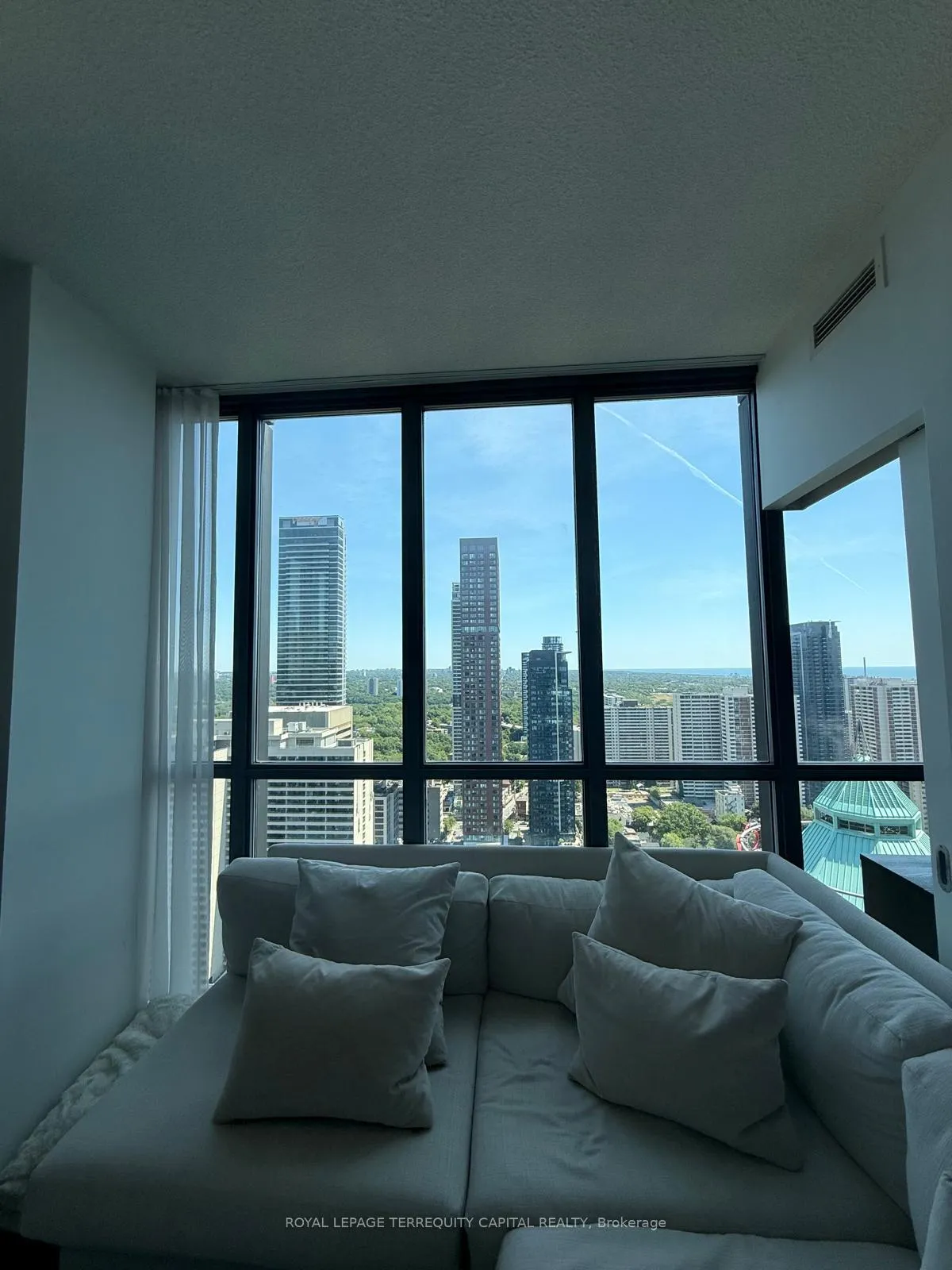Photo 8 of Unit 3506, 110 Charles Street E, Toronto, Church-Yonge Corridor — HOMEH