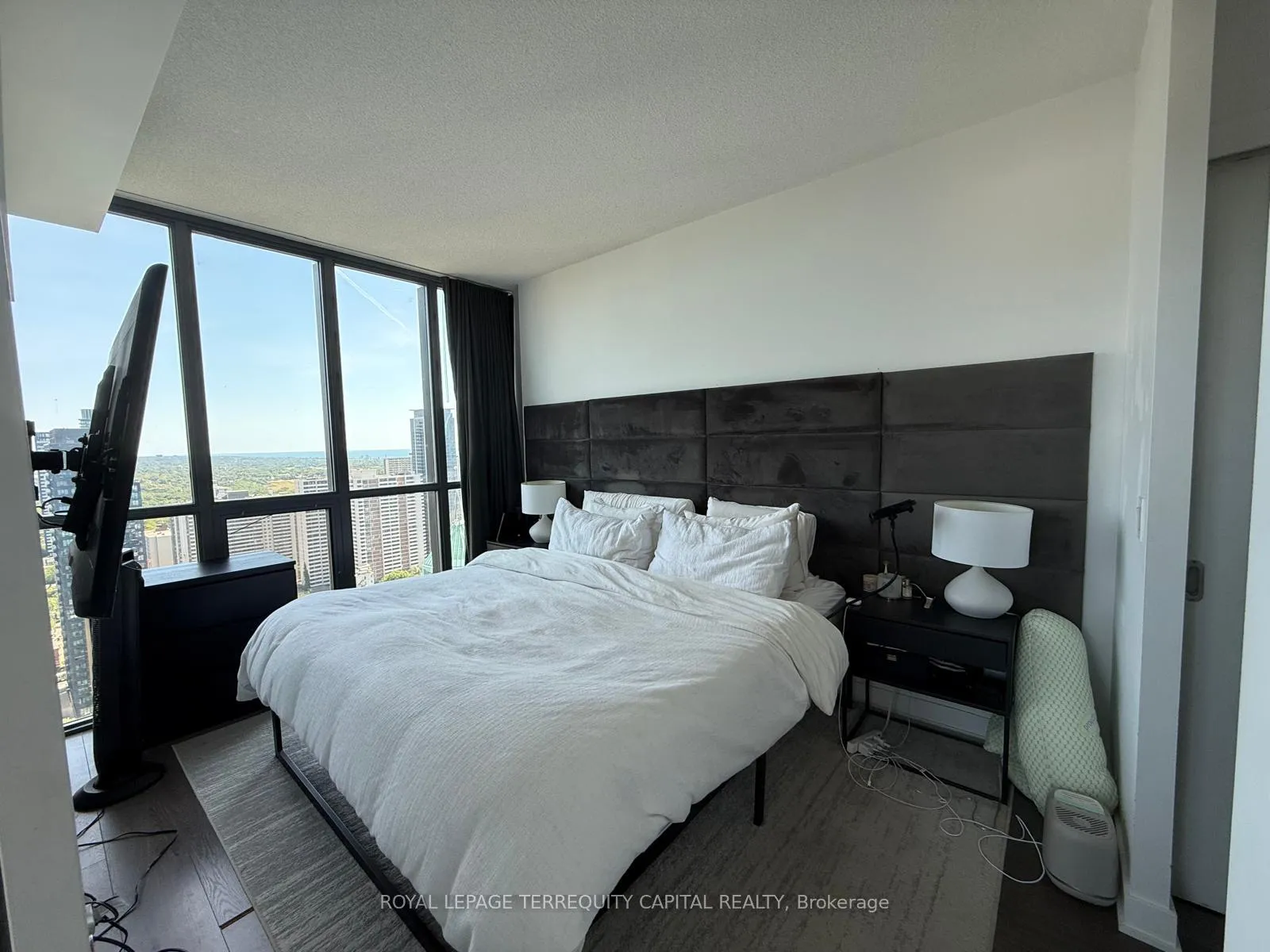 Photo 9 of Unit 3506, 110 Charles Street E, Toronto, Church-Yonge Corridor — HOMEH