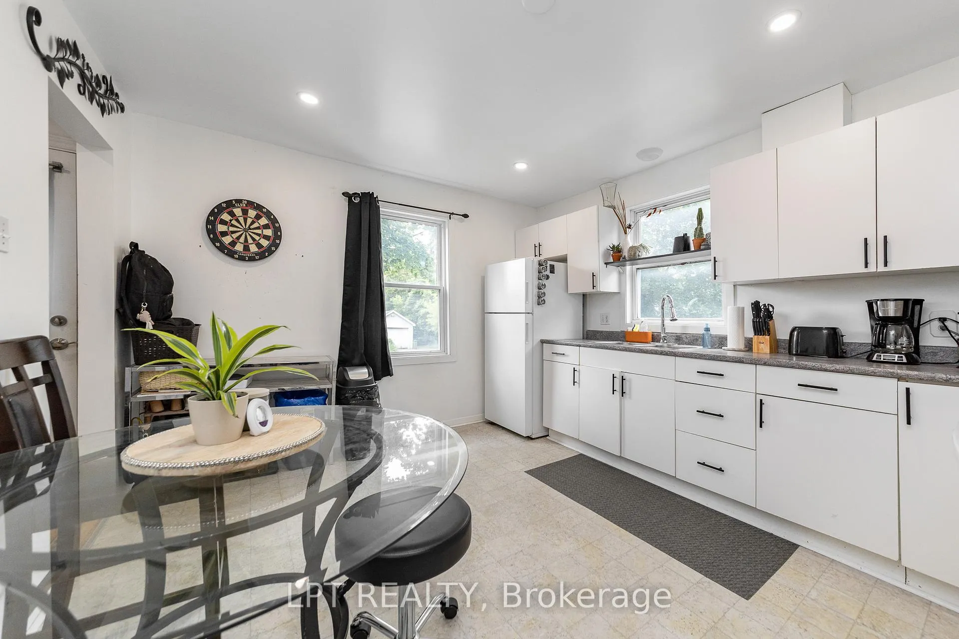 Photo 9 of 361 Iberville Street, Ottawa, Vanier — HOMEH
