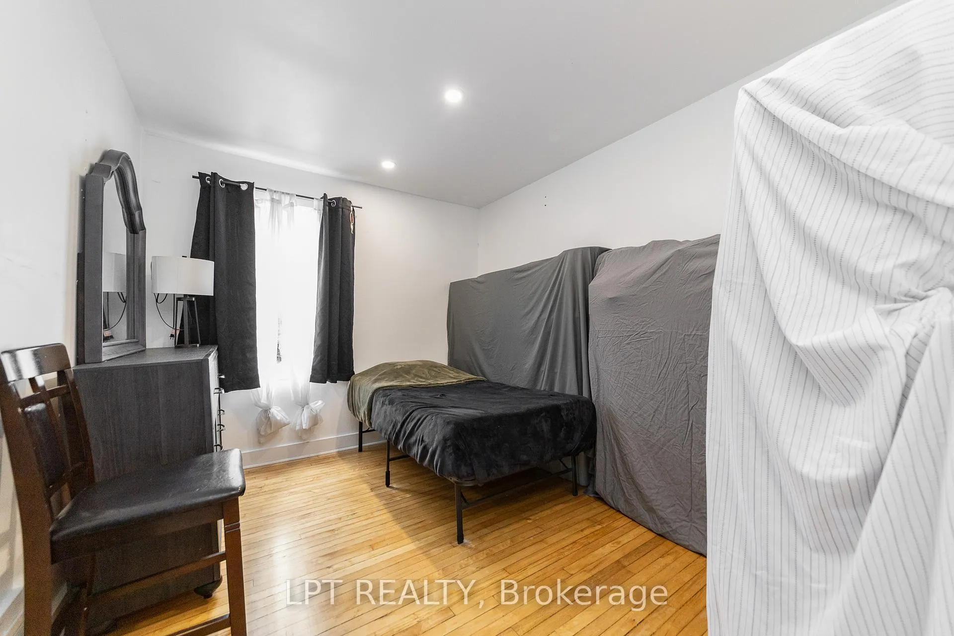 Photo 15 of 361 Iberville Street, Ottawa, Vanier — HOMEH