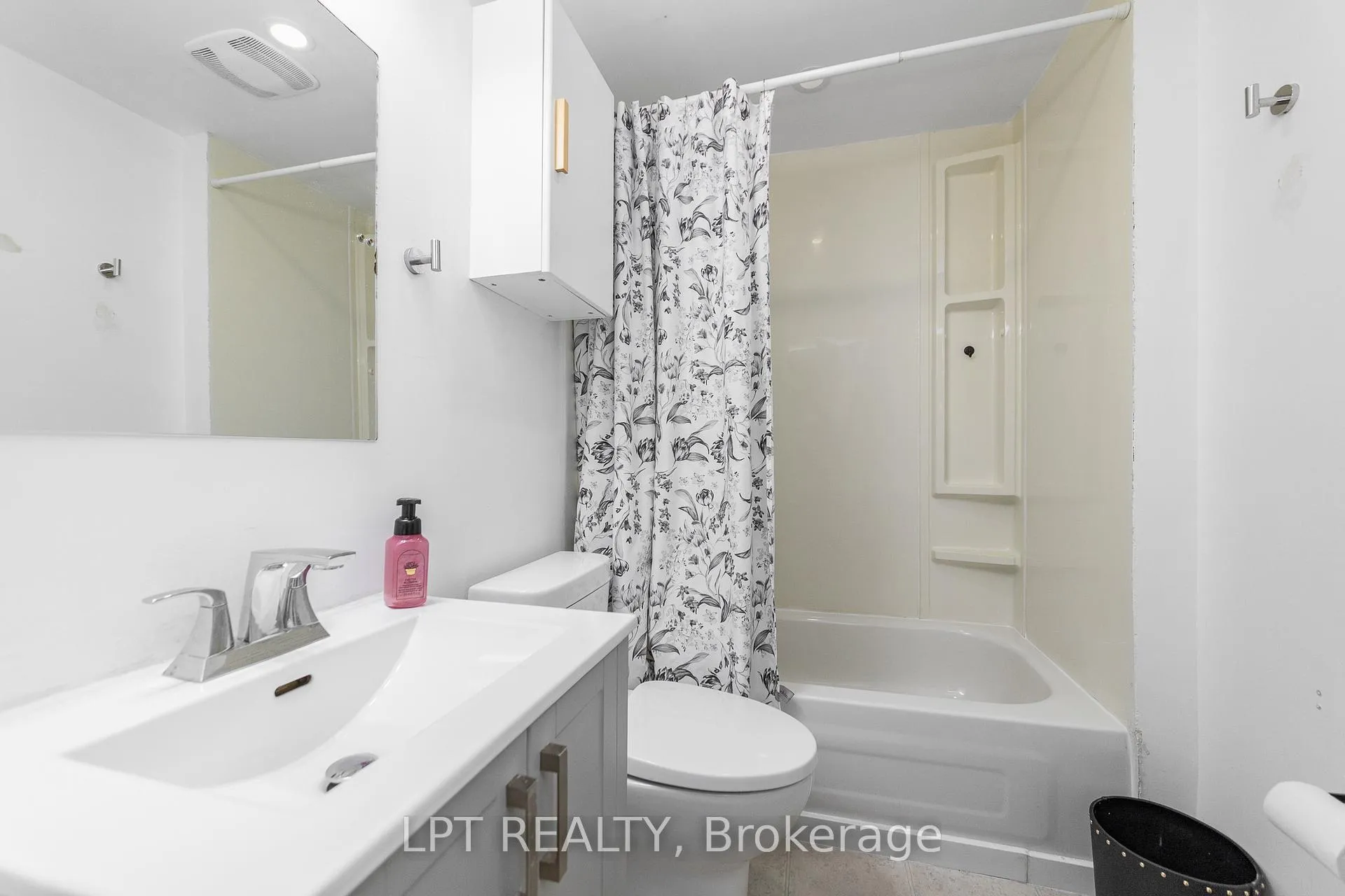 Photo 19 of 361 Iberville Street, Ottawa, Vanier — HOMEH